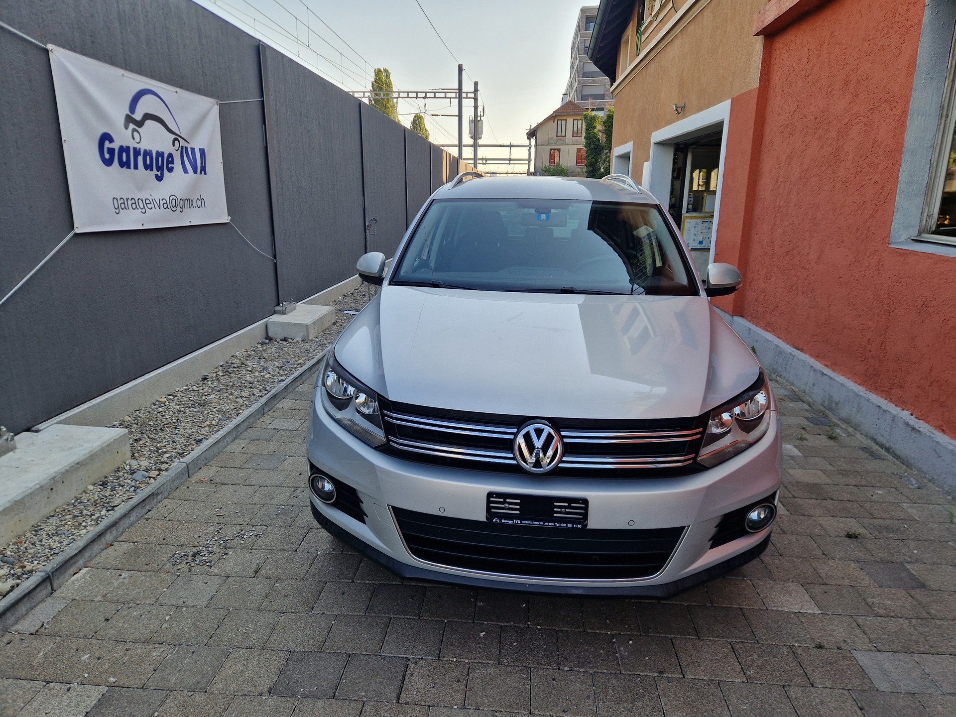 VW Tiguan 2.0 TDI BlueMotion Sport&Style 4Motion-image-1