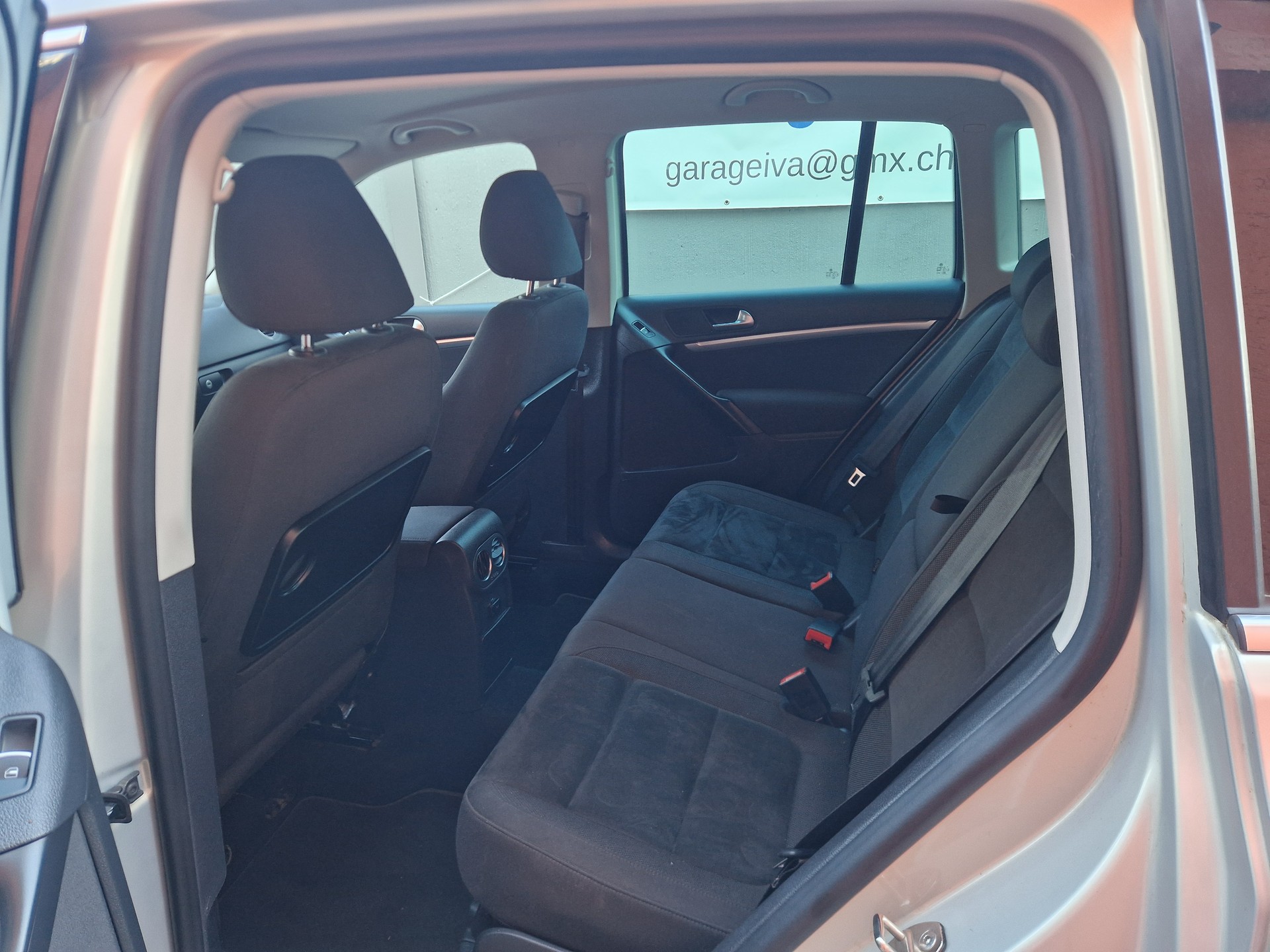 VW Tiguan 2.0 TDI BlueMotion Sport&Style 4Motion-image-6
