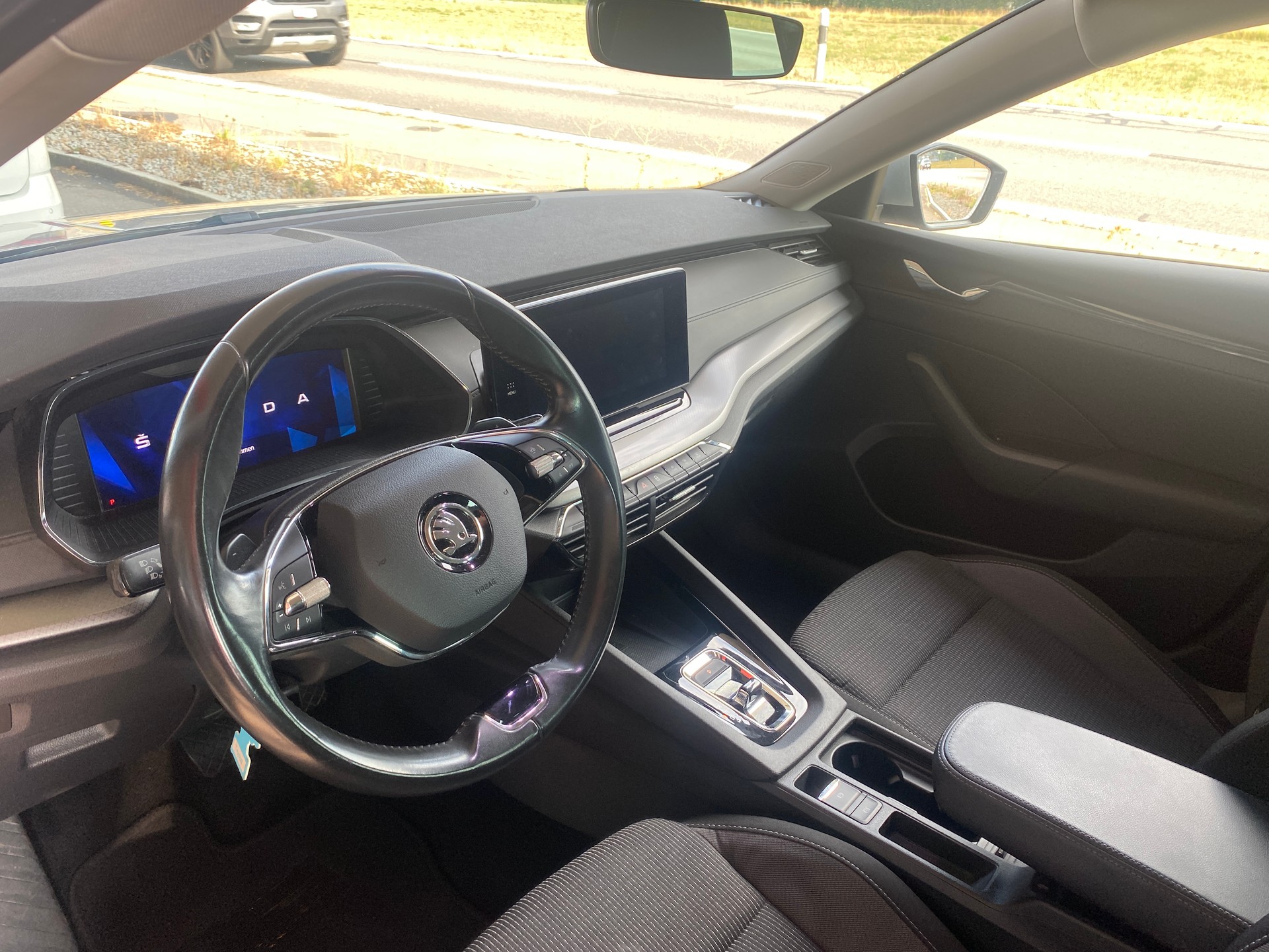 SKODA Octavia Combi 2.0 TDI DSG Ambition-image-3