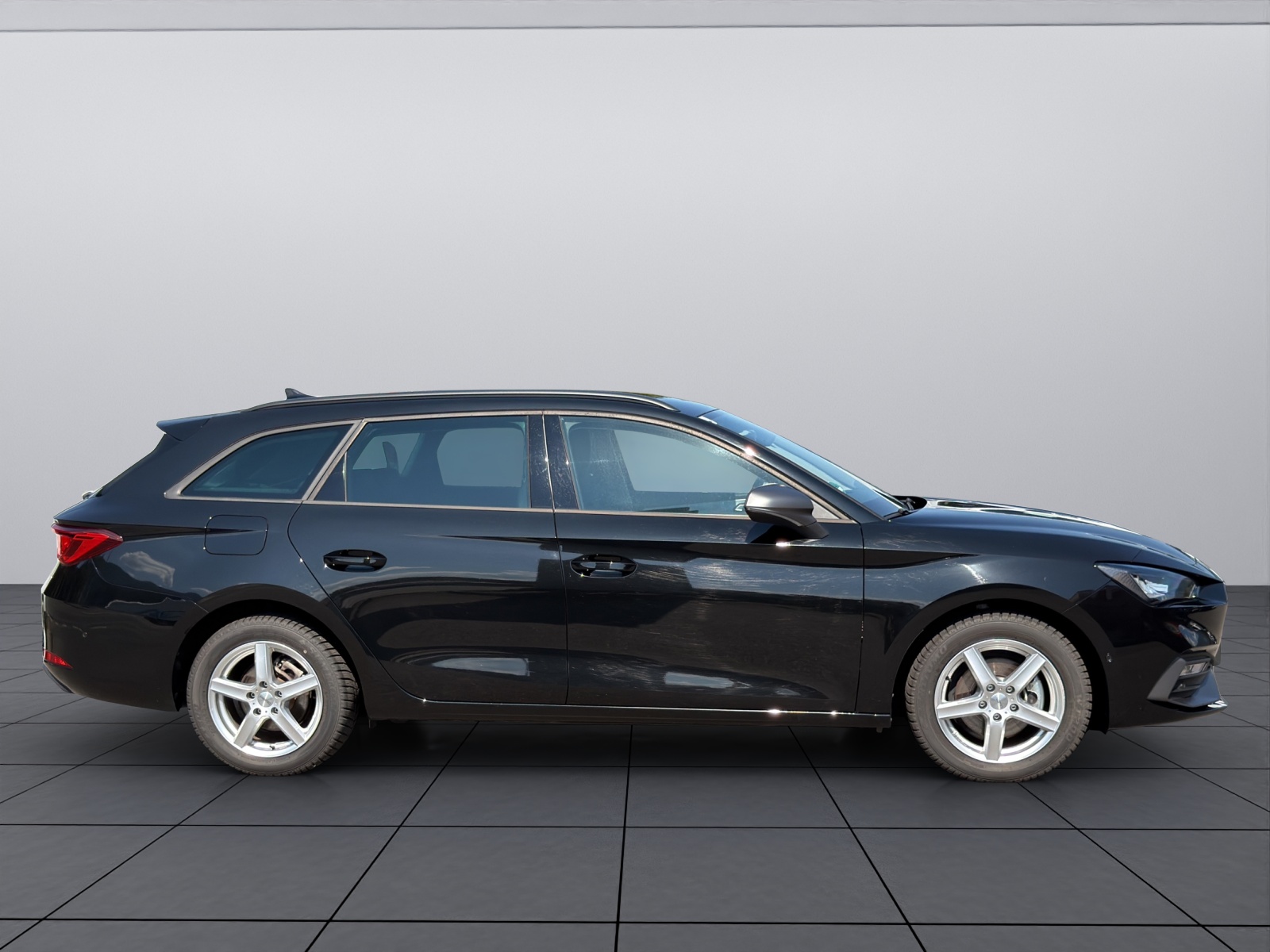 SEAT Leon 1.5 eTSI 150 FR DSG-image-3