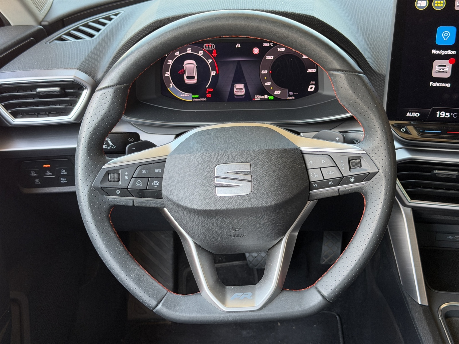 SEAT Leon 1.5 eTSI 150 FR DSG-image-9