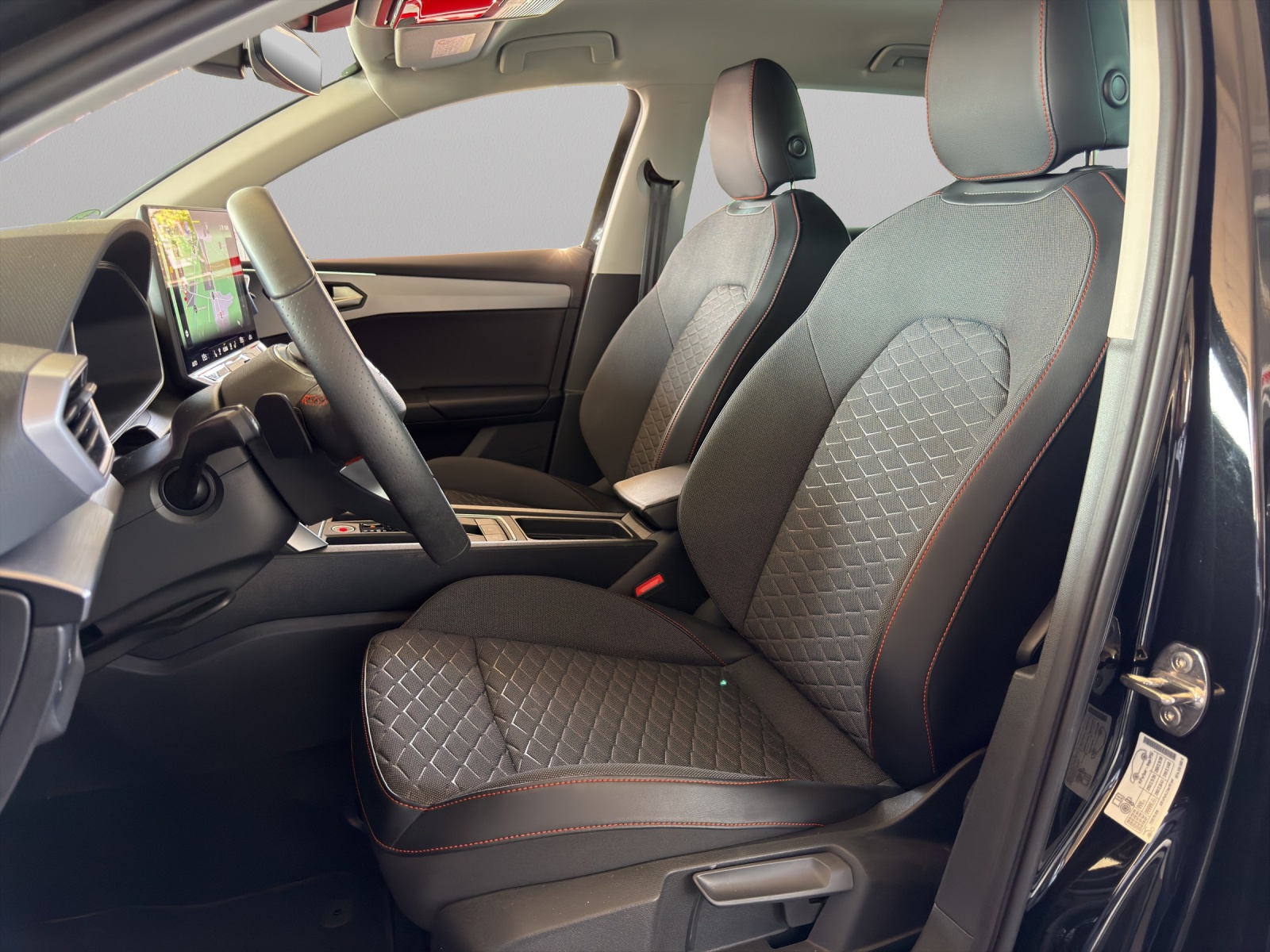 SEAT Leon 1.5 eTSI 150 FR DSG-image-10