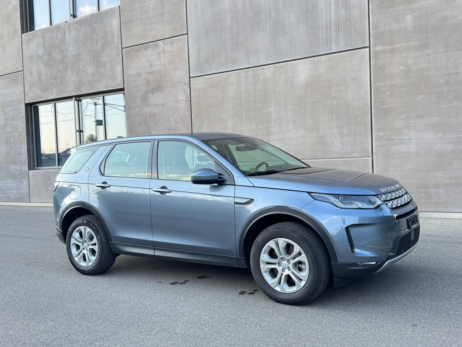 LAND ROVER Discovery Sport P200 2.0 Si4 MHEV SE AT9-image-1