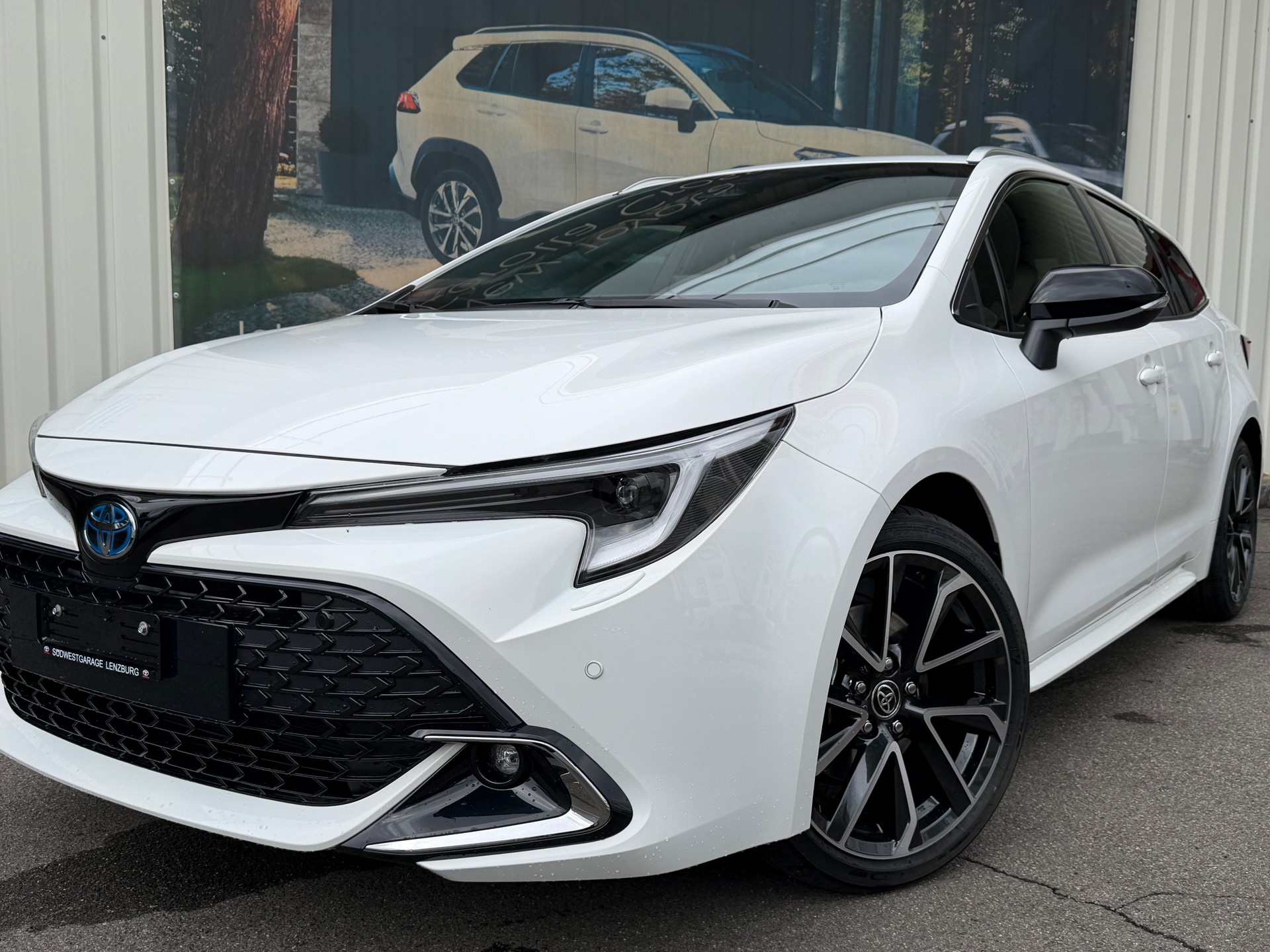TOYOTA Corolla Touring Sports 2.0 HSD Premium e-CVT-image-0
