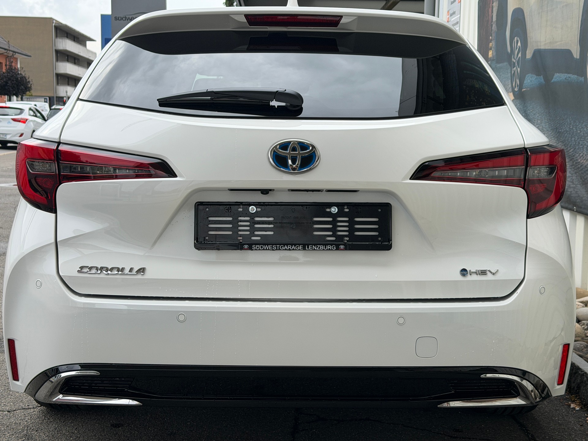 TOYOTA Corolla Touring Sports 2.0 HSD Premium e-CVT-image-5