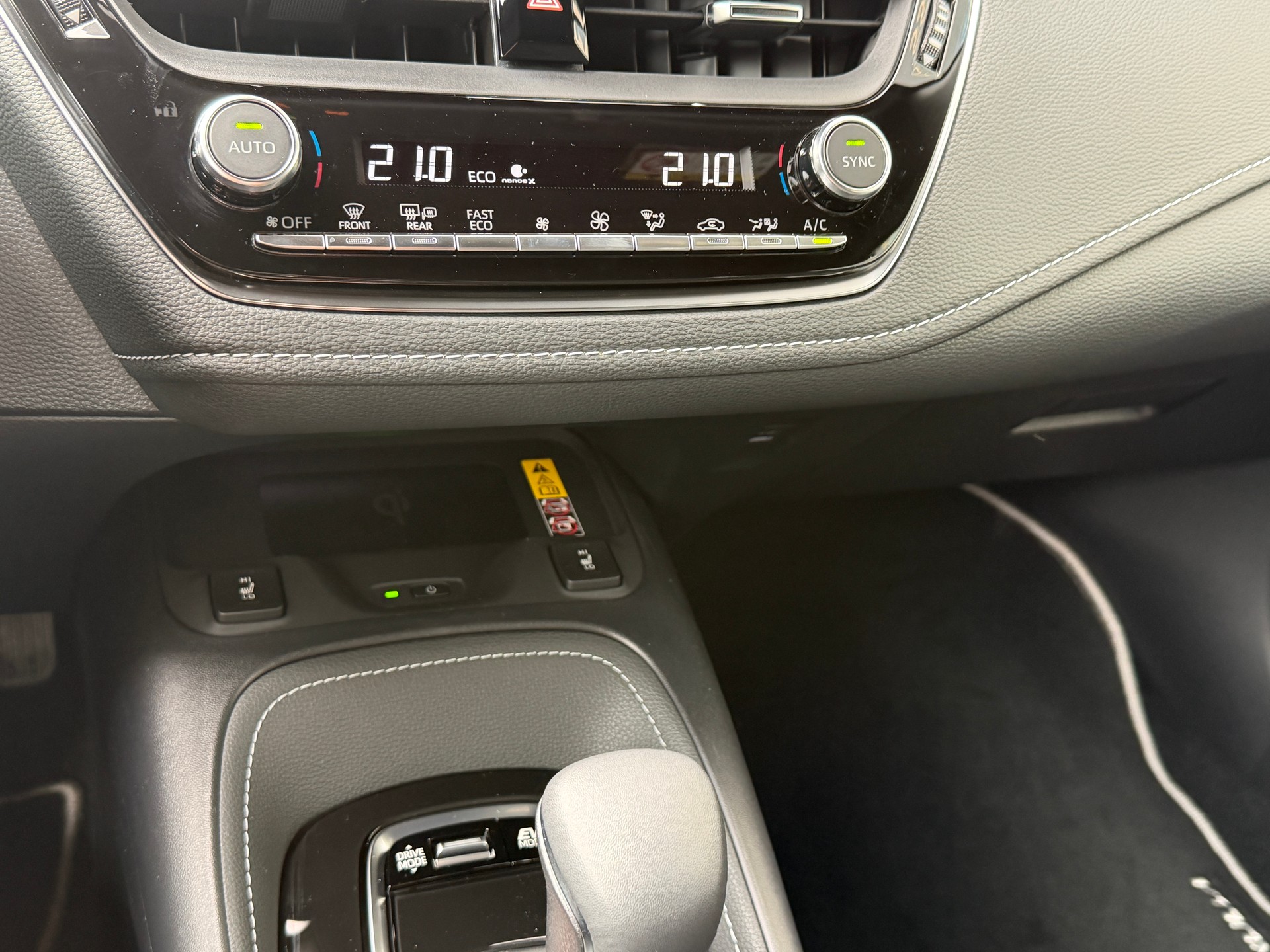 TOYOTA Corolla Touring Sports 2.0 HSD Premium e-CVT-image-18