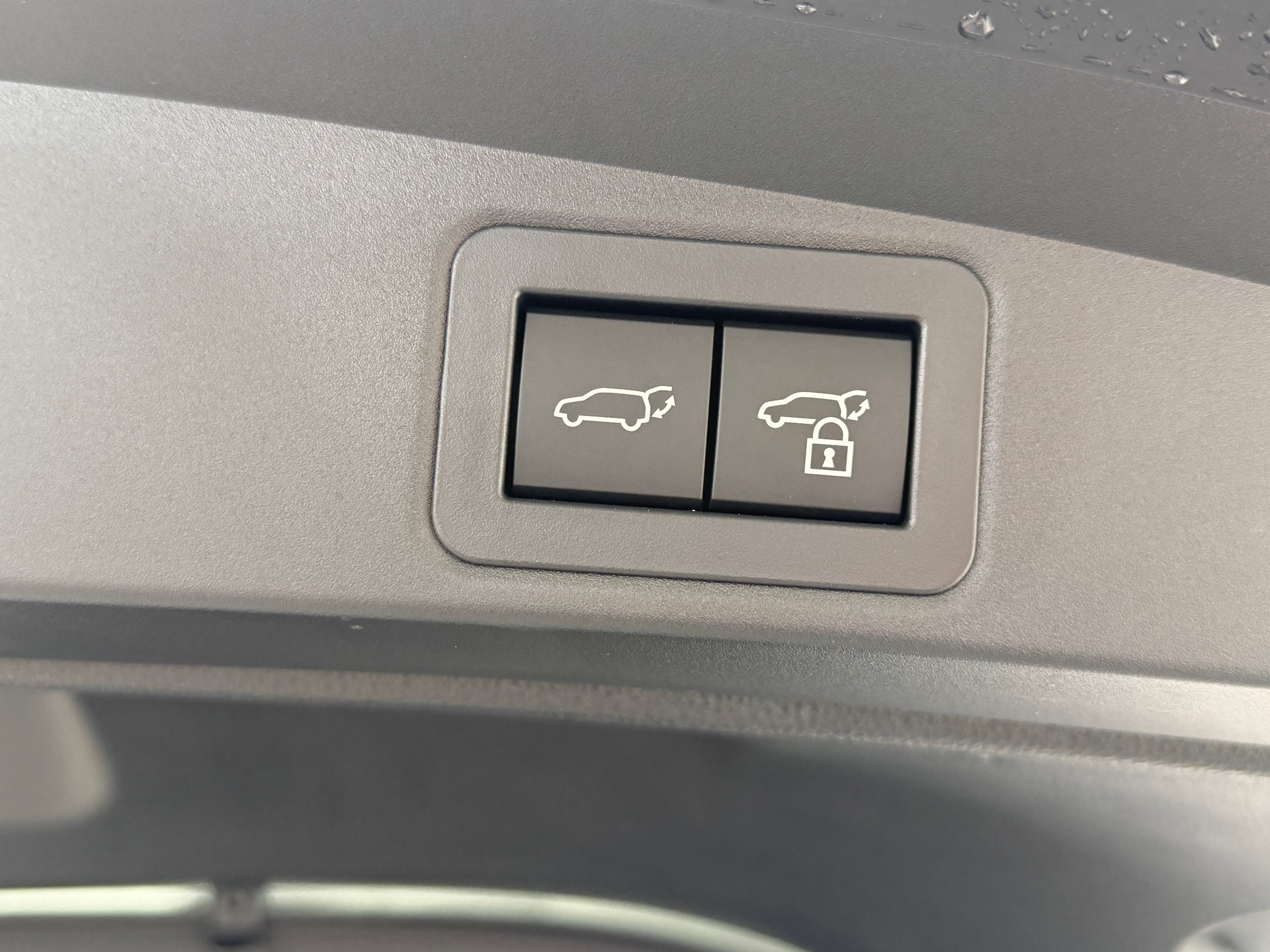 TOYOTA Corolla Touring Sports 2.0 HSD Premium e-CVT-image-7