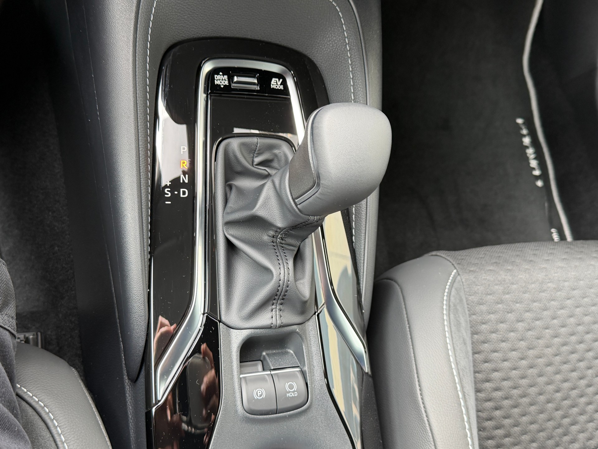 TOYOTA Corolla Touring Sports 2.0 HSD Premium e-CVT-image-19