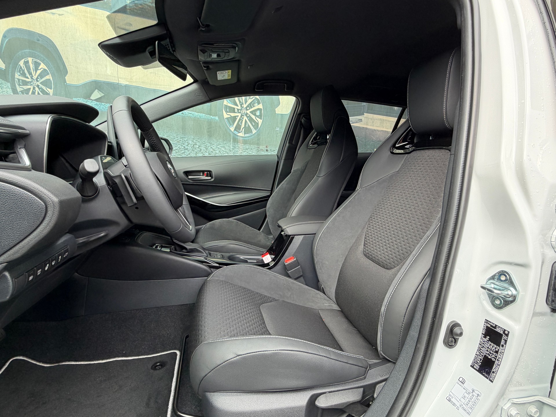 TOYOTA Corolla Touring Sports 2.0 HSD Premium e-CVT-image-10