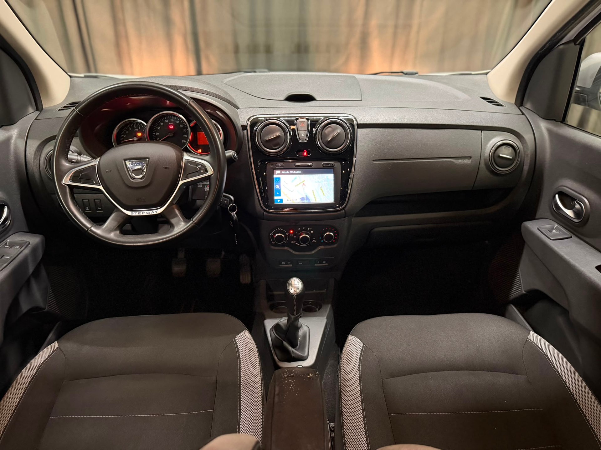 DACIA Lodgy 1.2 Turbo Ambiance 7PL-image-6