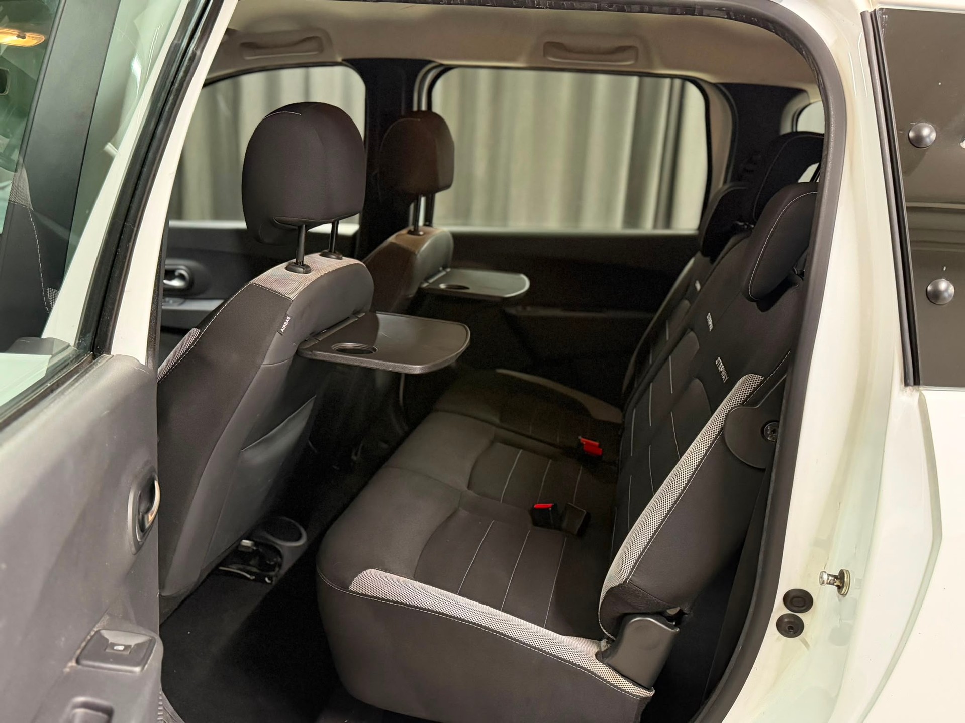 DACIA Lodgy 1.2 Turbo Ambiance 7PL-image-9