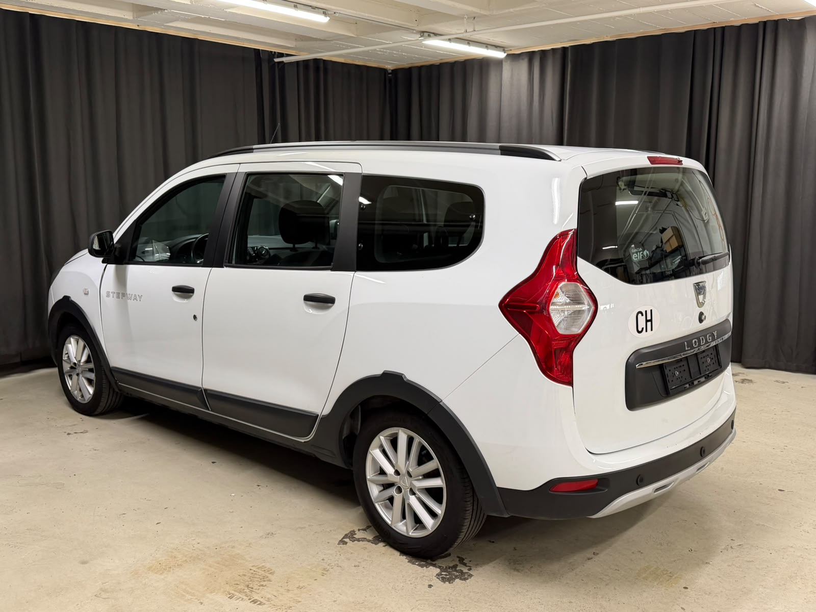 DACIA Lodgy 1.2 Turbo Ambiance 7PL-image-4