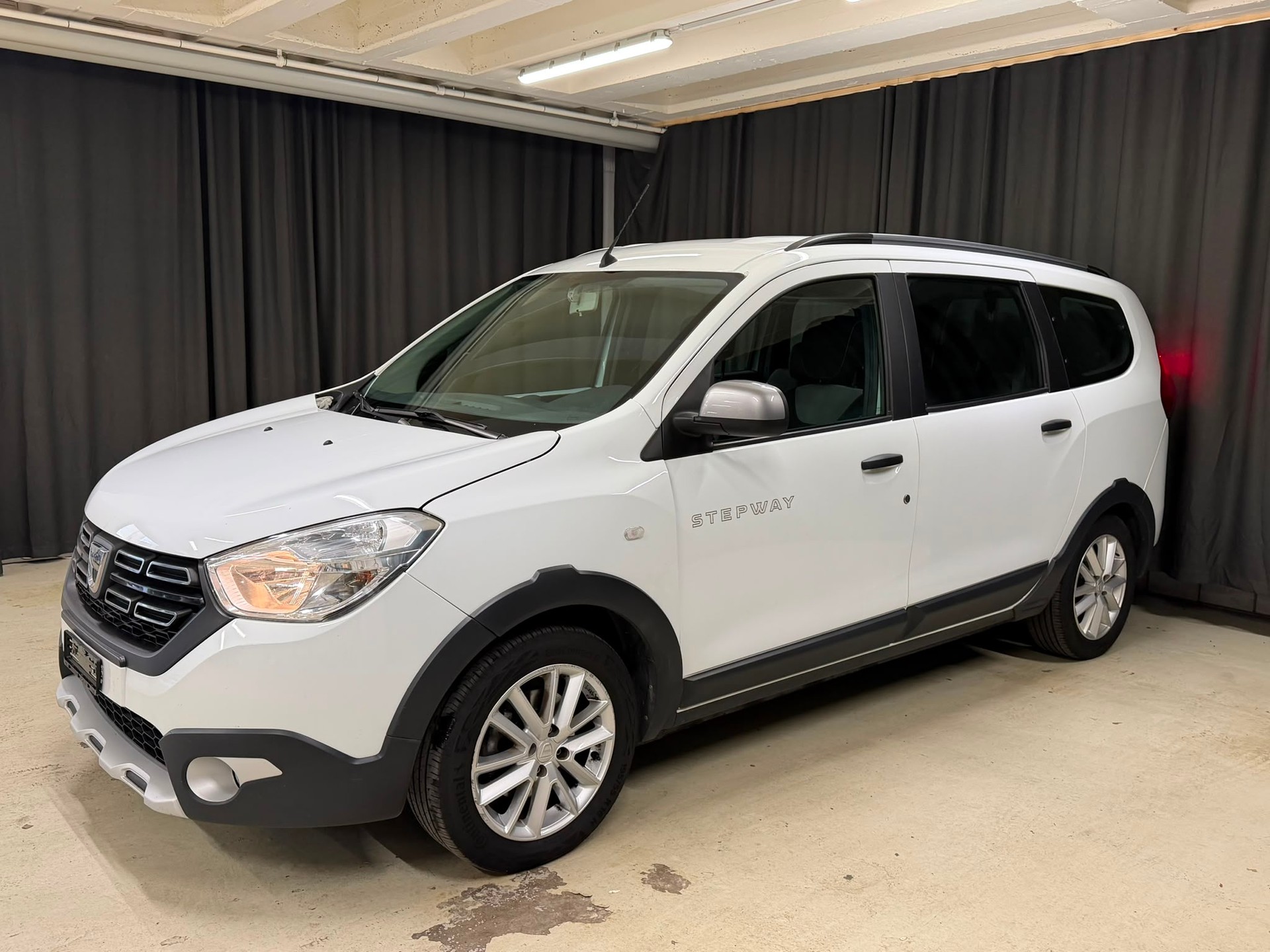 DACIA Lodgy 1.2 Turbo Ambiance 7PL-image-0