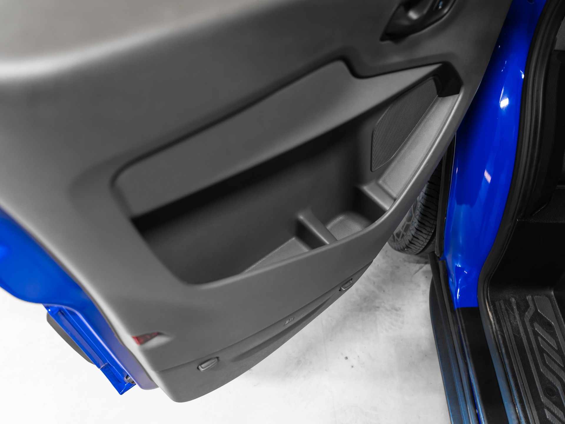 FORD E-Transit Van 350 L2 Basis RWD 68kWh-image-28