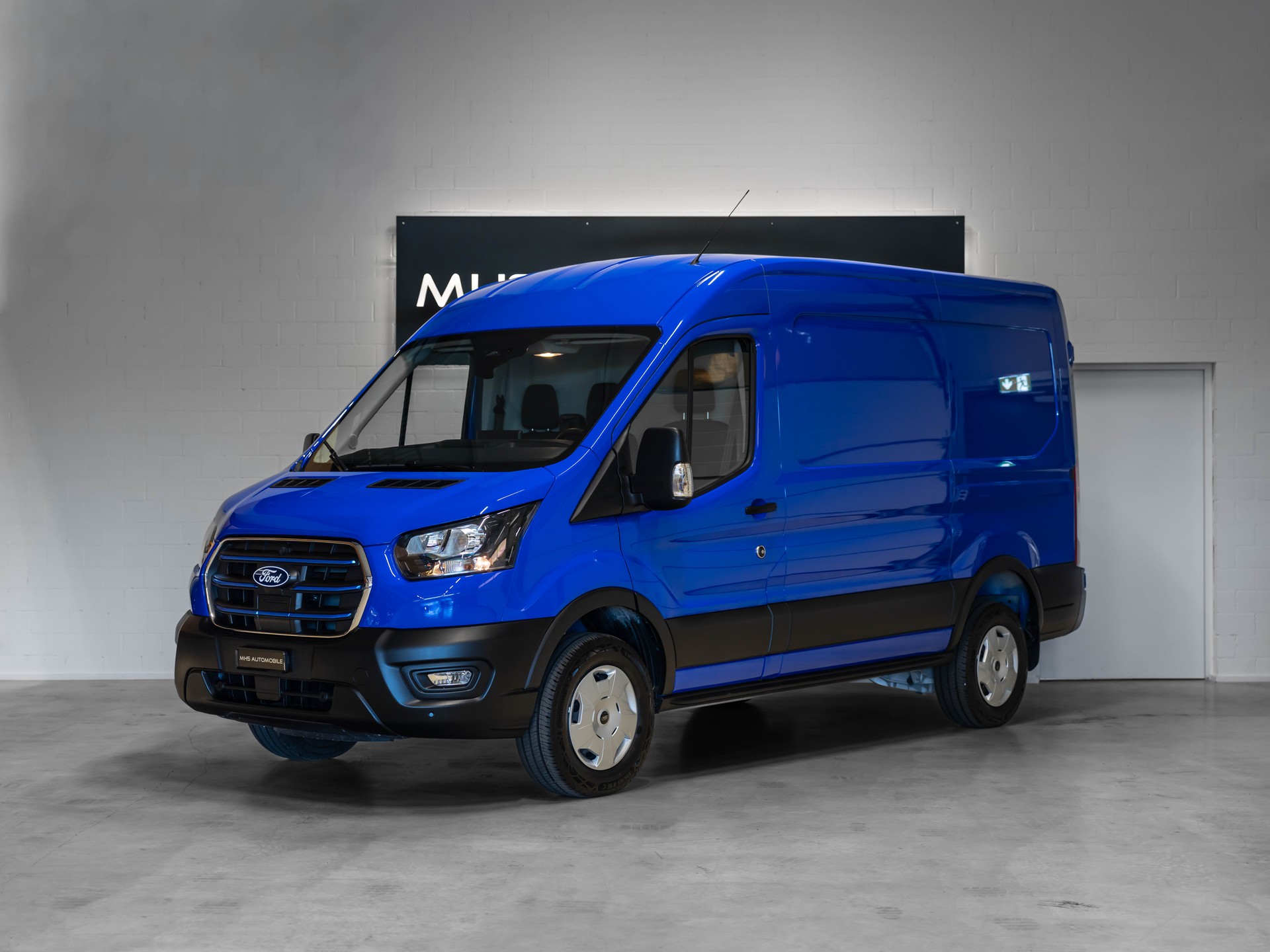 FORD E-Transit Van 350 L2 Basis RWD 68kWh-image-0