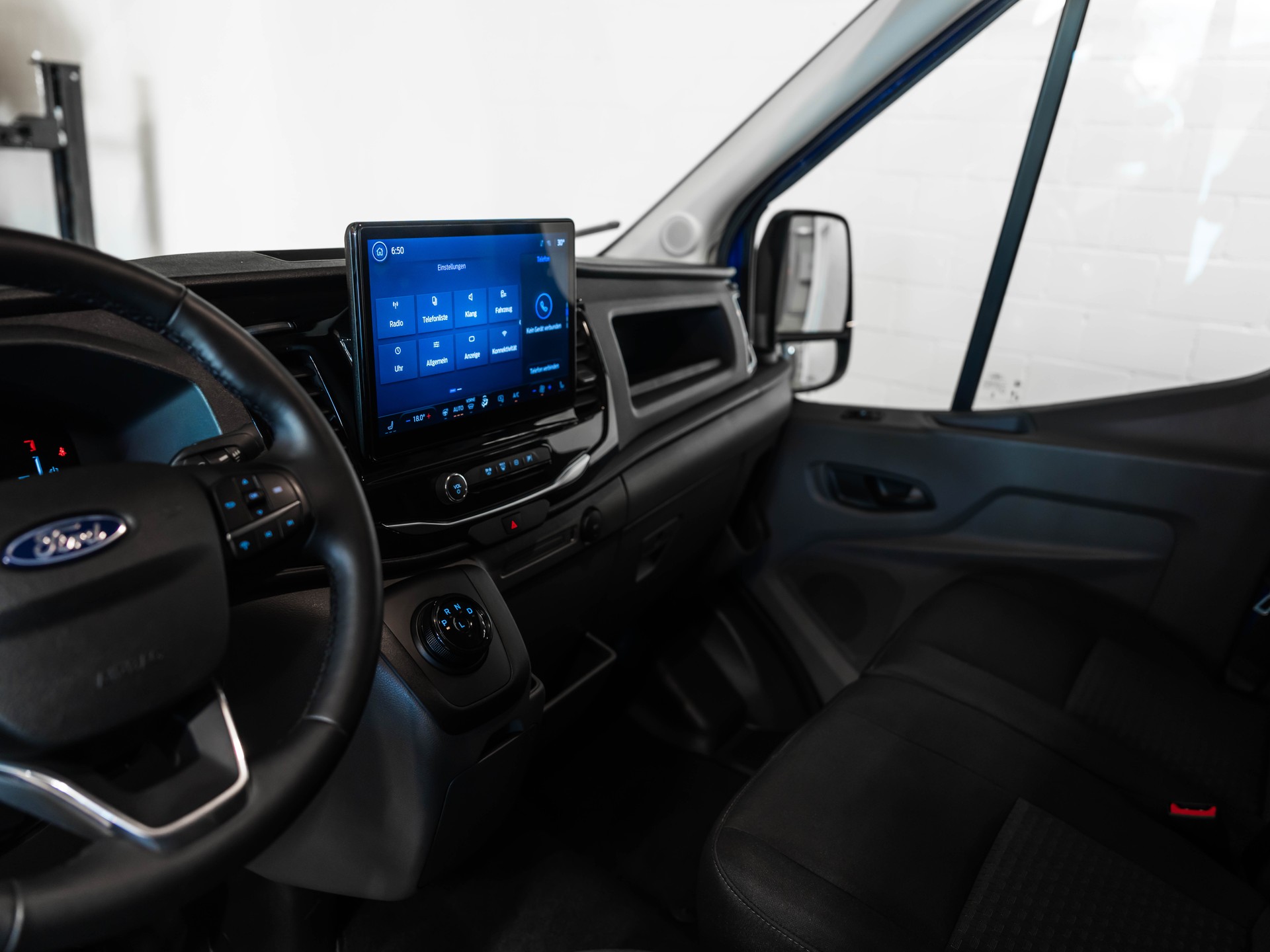 FORD E-Transit Van 350 L2 Basis RWD 68kWh-image-11