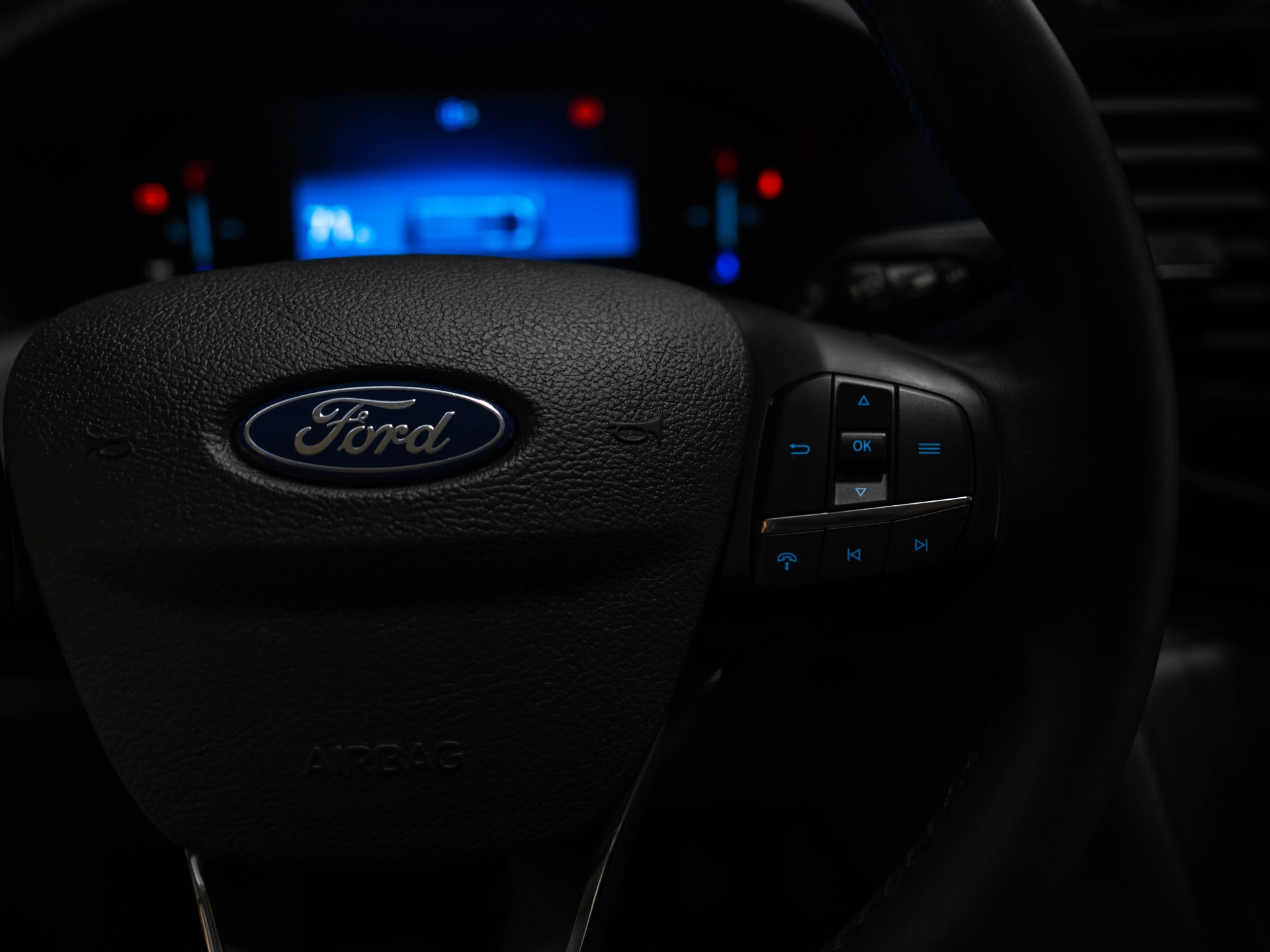 FORD E-Transit Van 350 L2 Basis RWD 68kWh-image-32