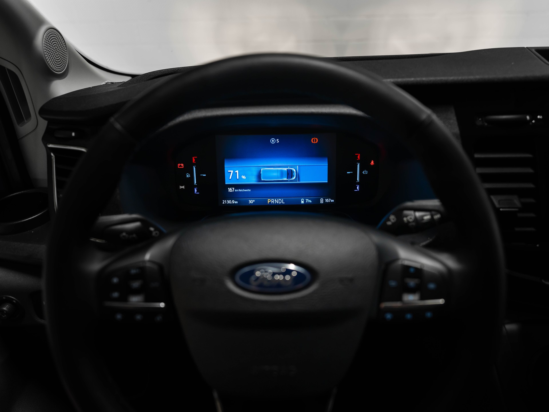 FORD E-Transit Van 350 L2 Basis RWD 68kWh-image-30
