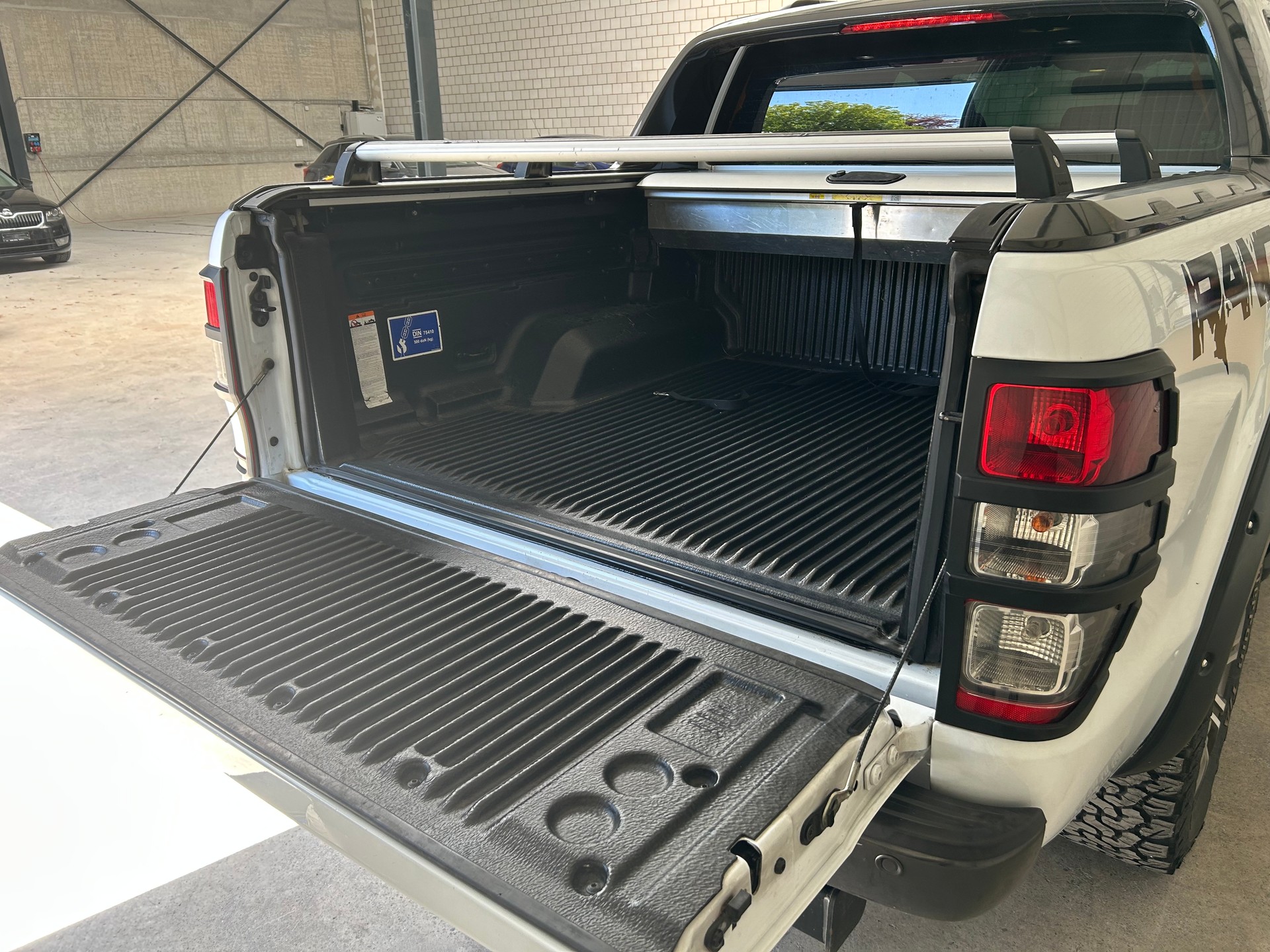 FORD Ranger Wildtrak 3.2 TDCi 4x4 A-image-5