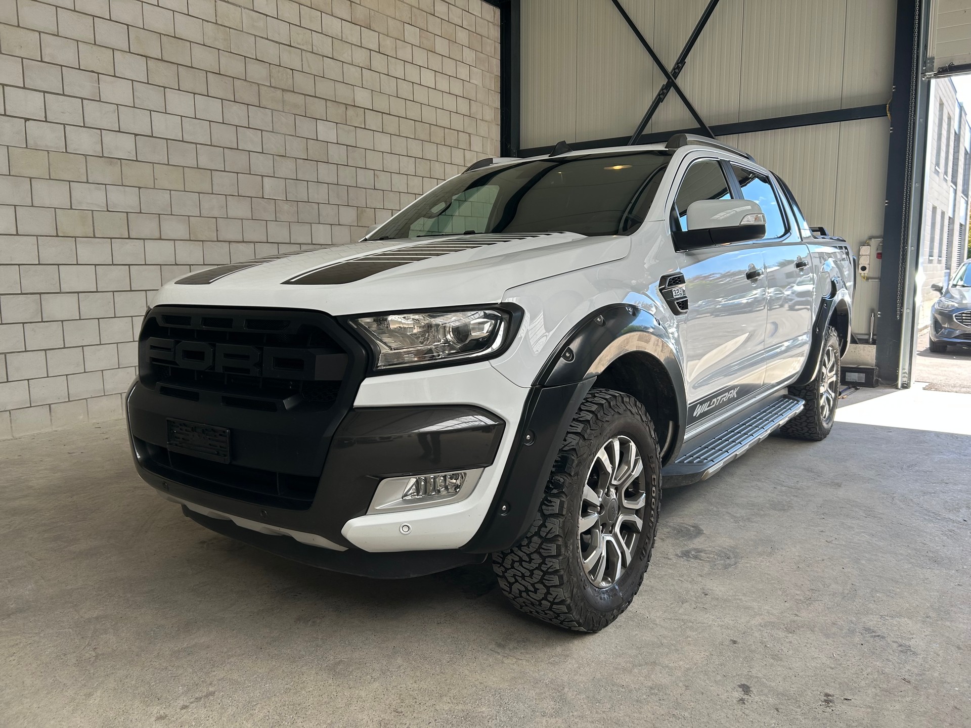 FORD Ranger Wildtrak 3.2 TDCi 4x4 A-image-1
