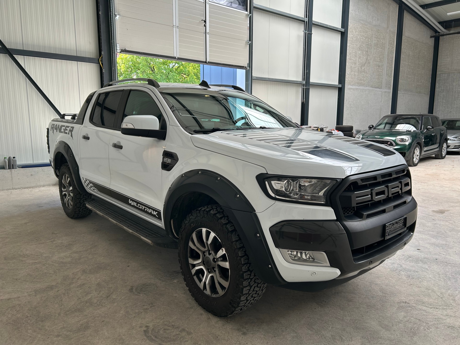FORD Ranger Wildtrak 3.2 TDCi 4x4 A-image-2