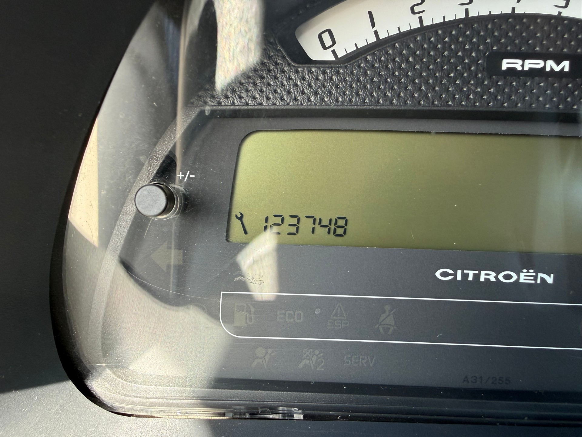 CITROEN C2 1.4i Edition-image-9