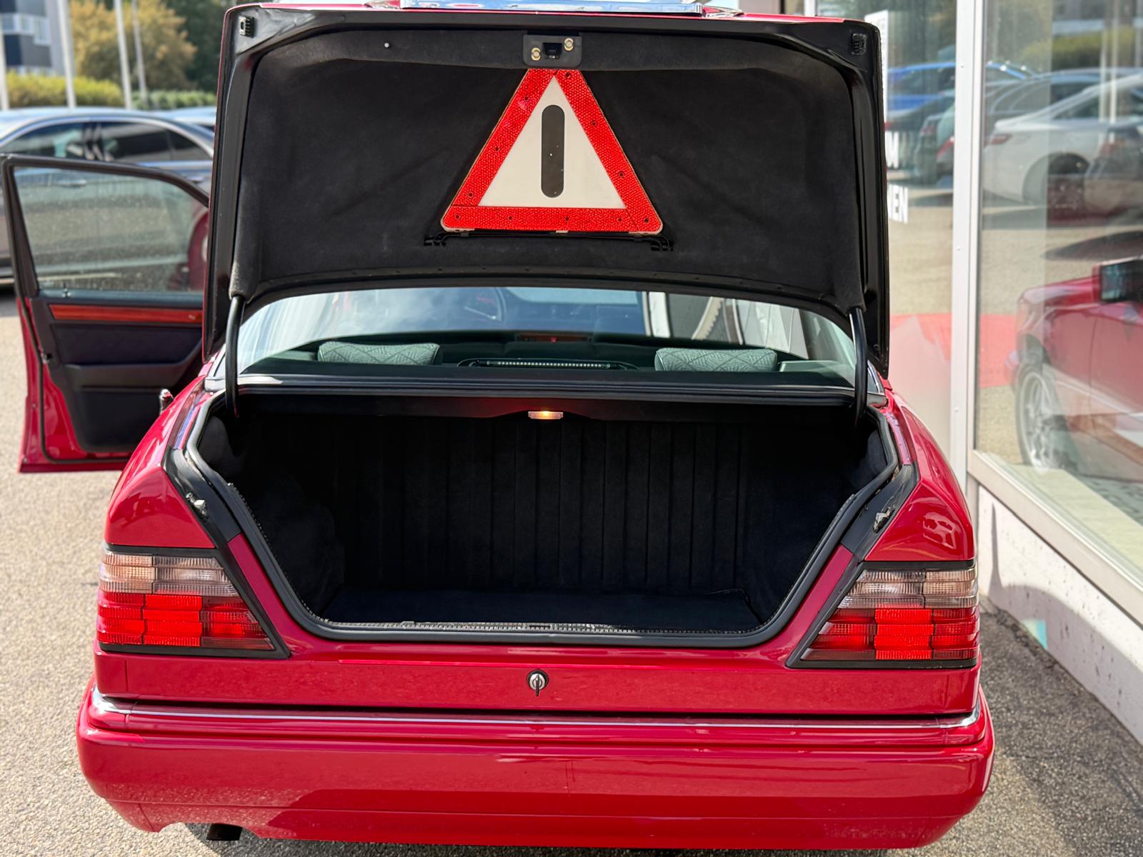 MERCEDES-BENZ E 200 Business Automatic-image-9