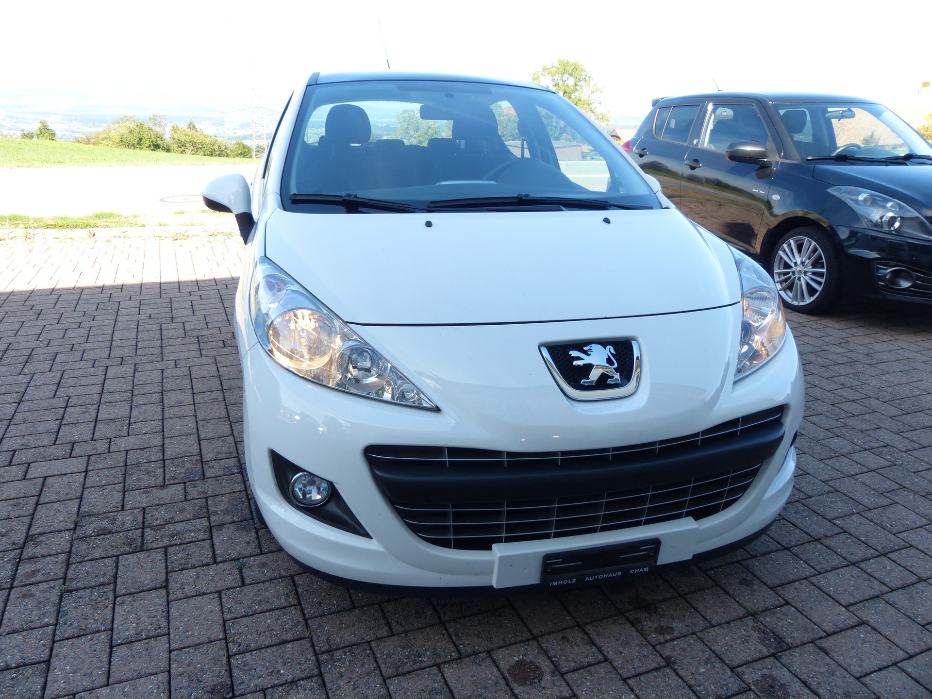 PEUGEOT 207 1.6 16V Swiss Edition-image-1