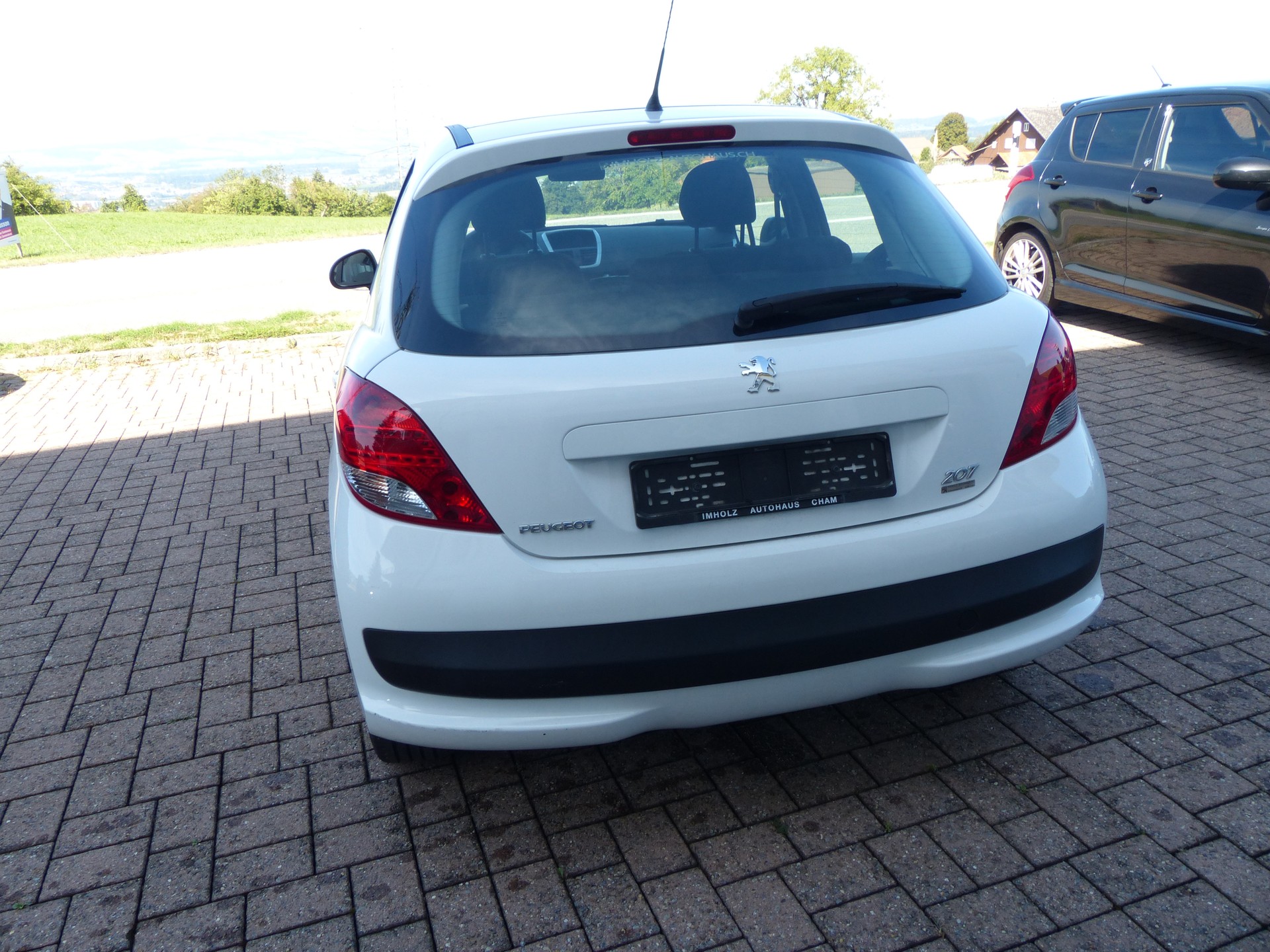 PEUGEOT 207 1.6 16V Swiss Edition-image-6