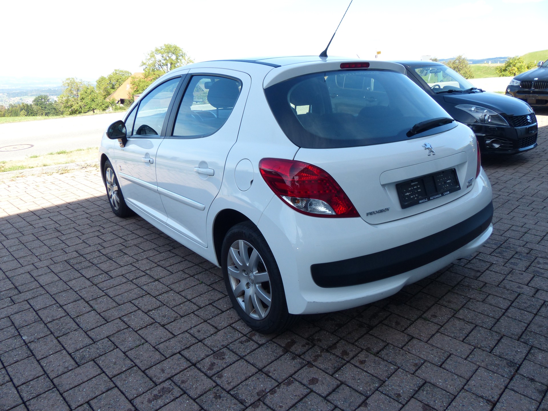 PEUGEOT 207 1.6 16V Swiss Edition-image-7