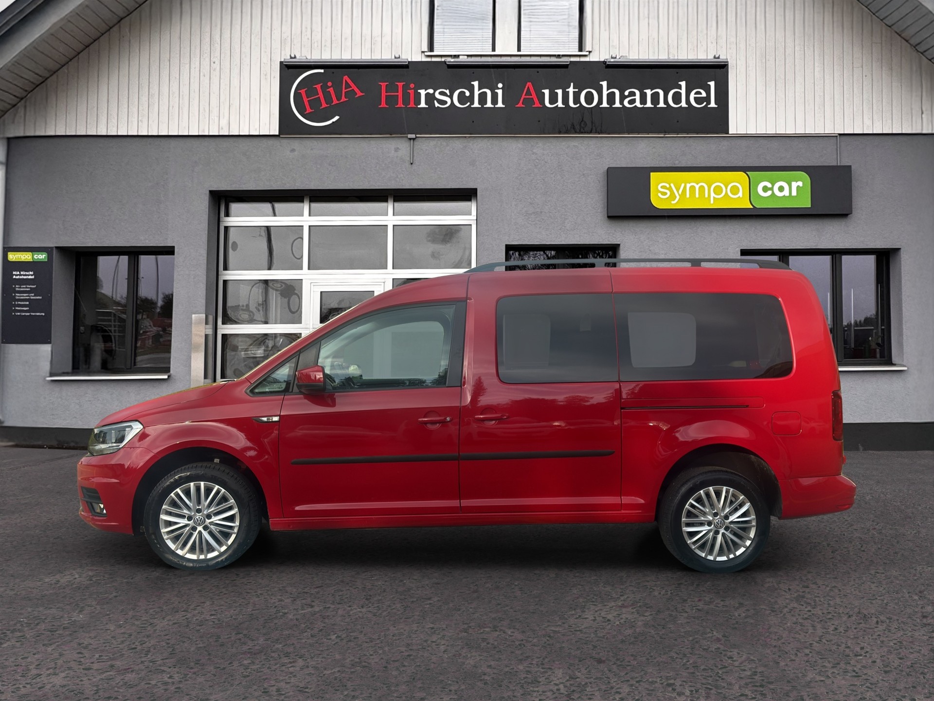 VW Caddy Maxi 2.0 TDI Family 4Motion-image-4