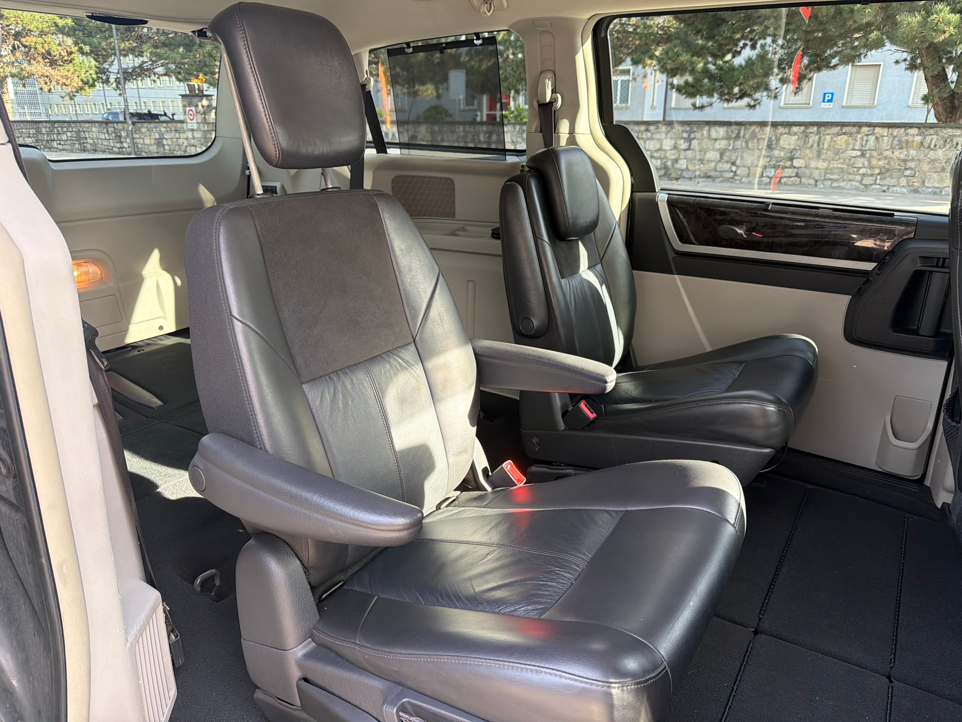CHRYSLER Grand Voyager 3.8 Limited Automatic-image-11