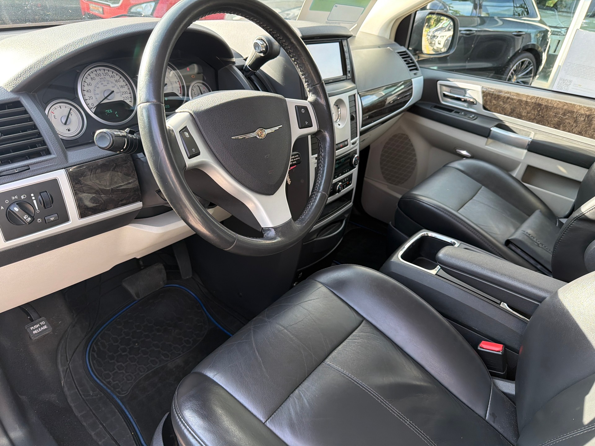 CHRYSLER Grand Voyager 3.8 Limited Automatic-image-9