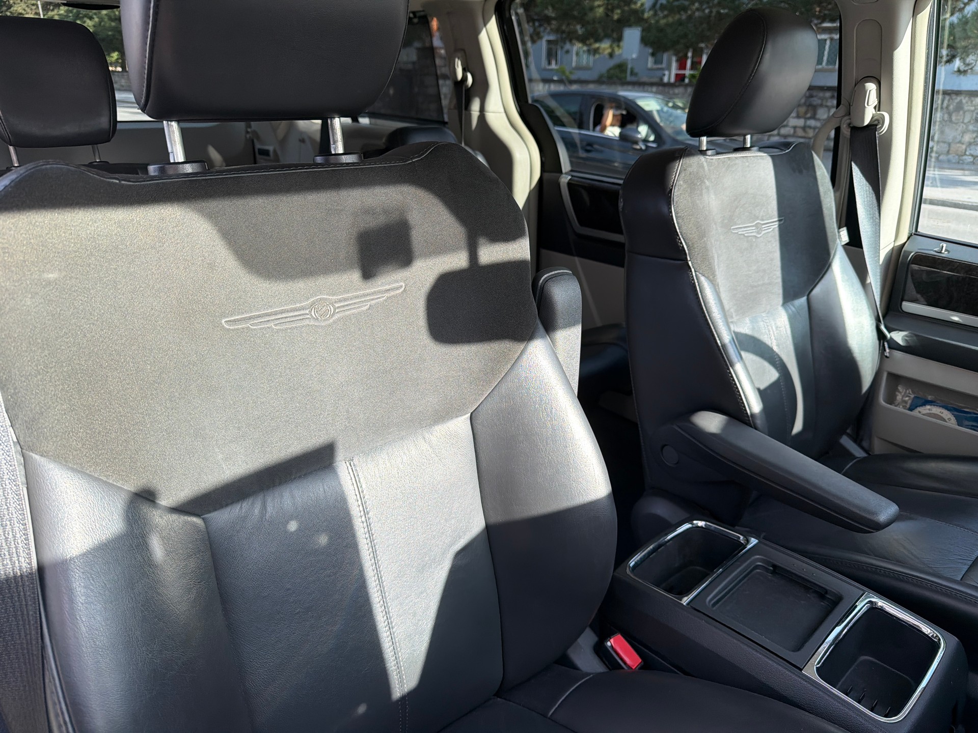 CHRYSLER Grand Voyager 3.8 Limited Automatic-image-12