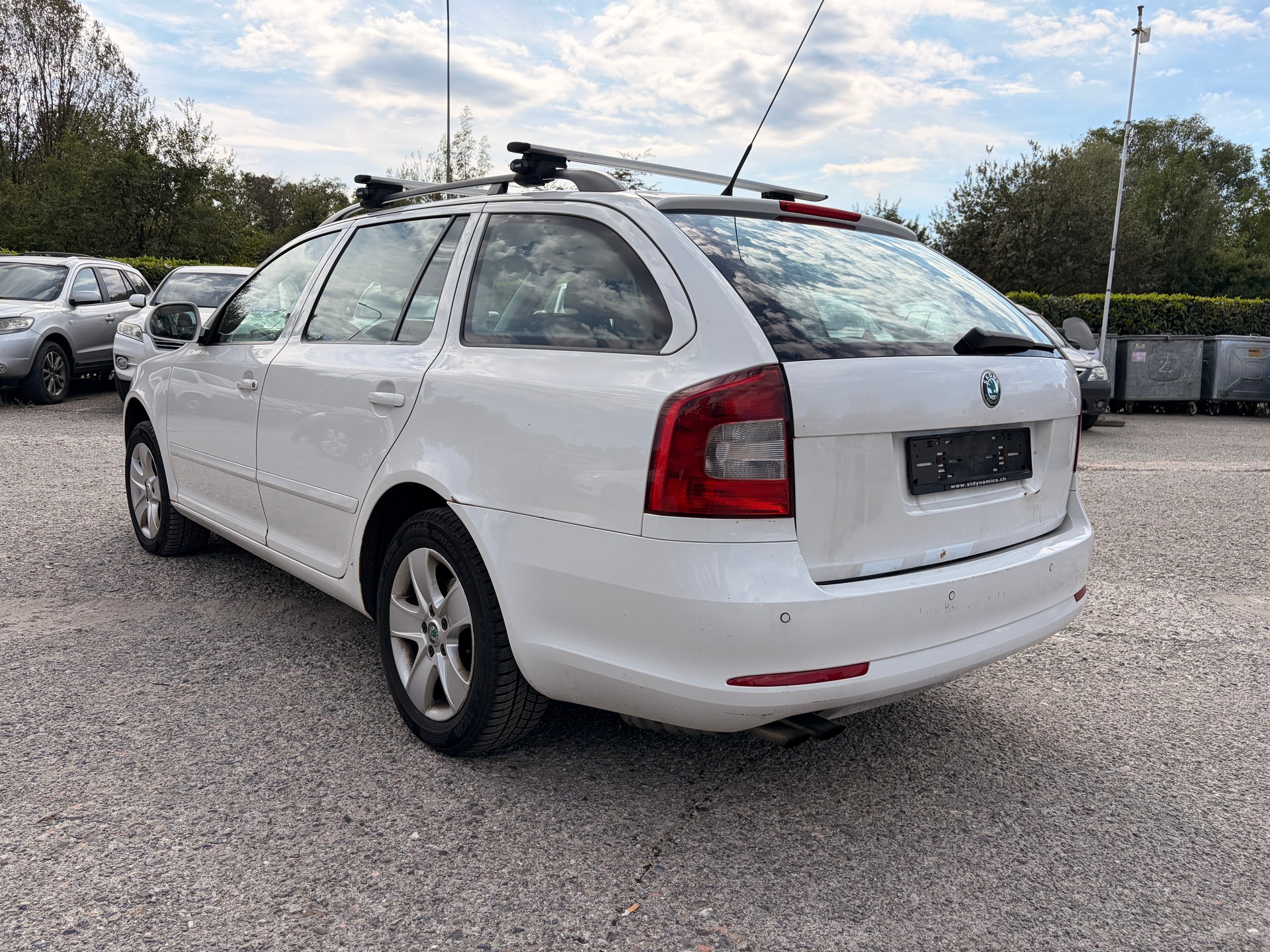 SKODA Octavia Combi 1.6 TDI Adventure 4x4-image-2