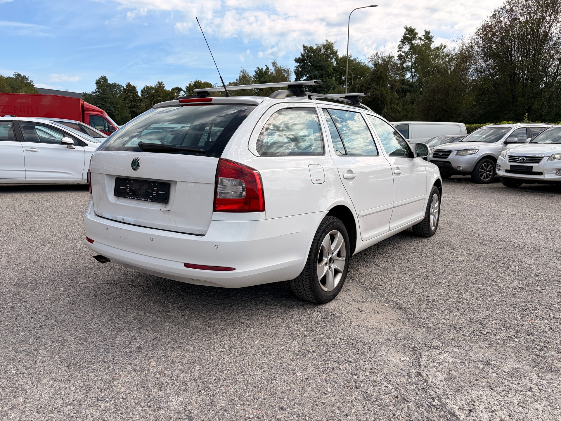 SKODA Octavia Combi 1.6 TDI Adventure 4x4-image-3