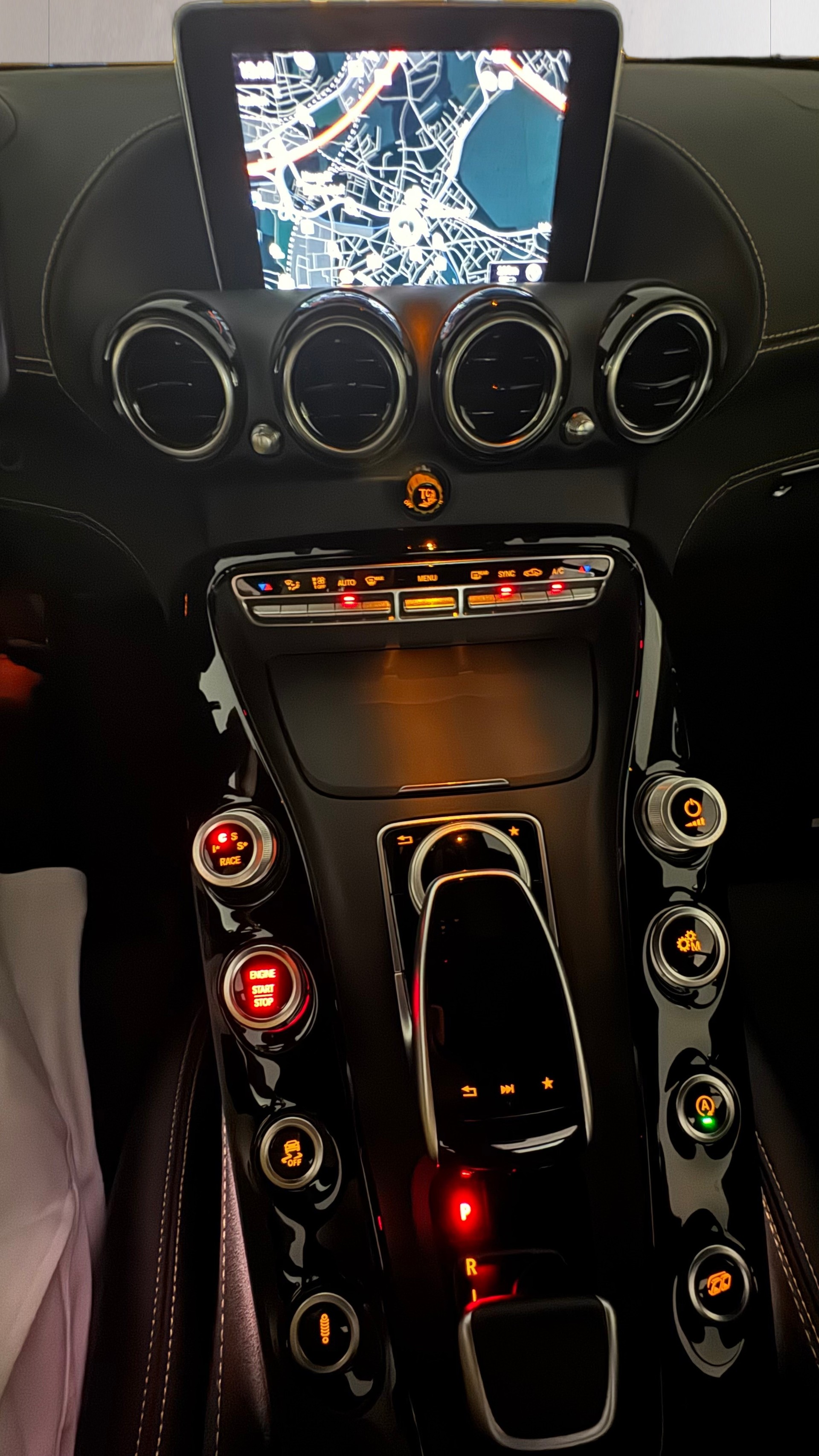MERCEDES-BENZ AMG GT R Speedshift DCT-image-18