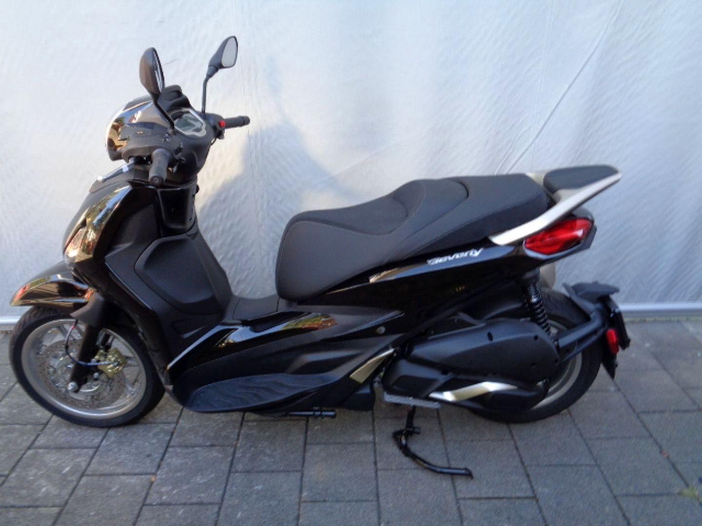 PIAGGIO BEVERLY 300 HPE