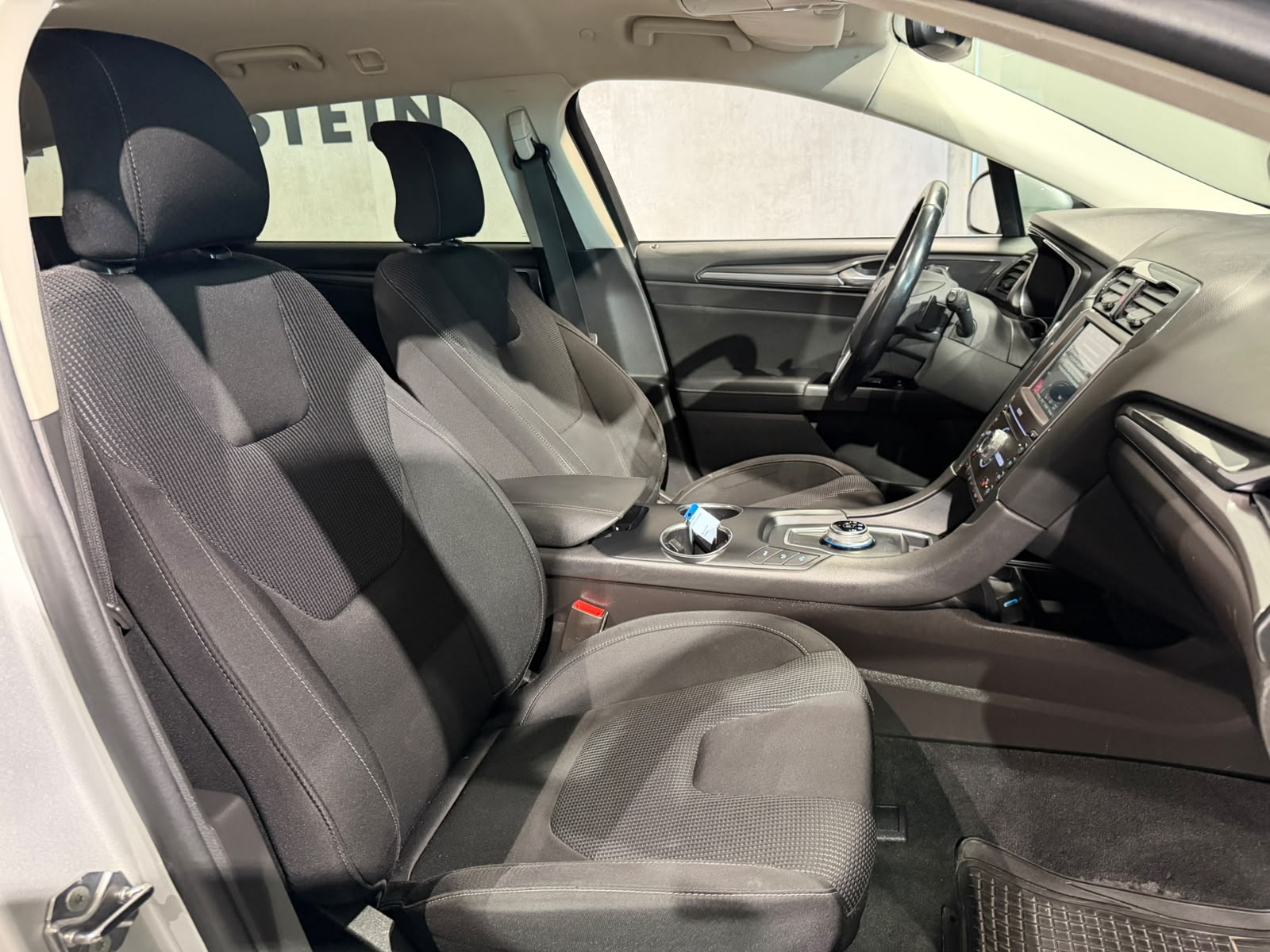 FORD Mondeo 2.0 TDCi Titanium Automatik (CH)-image-12