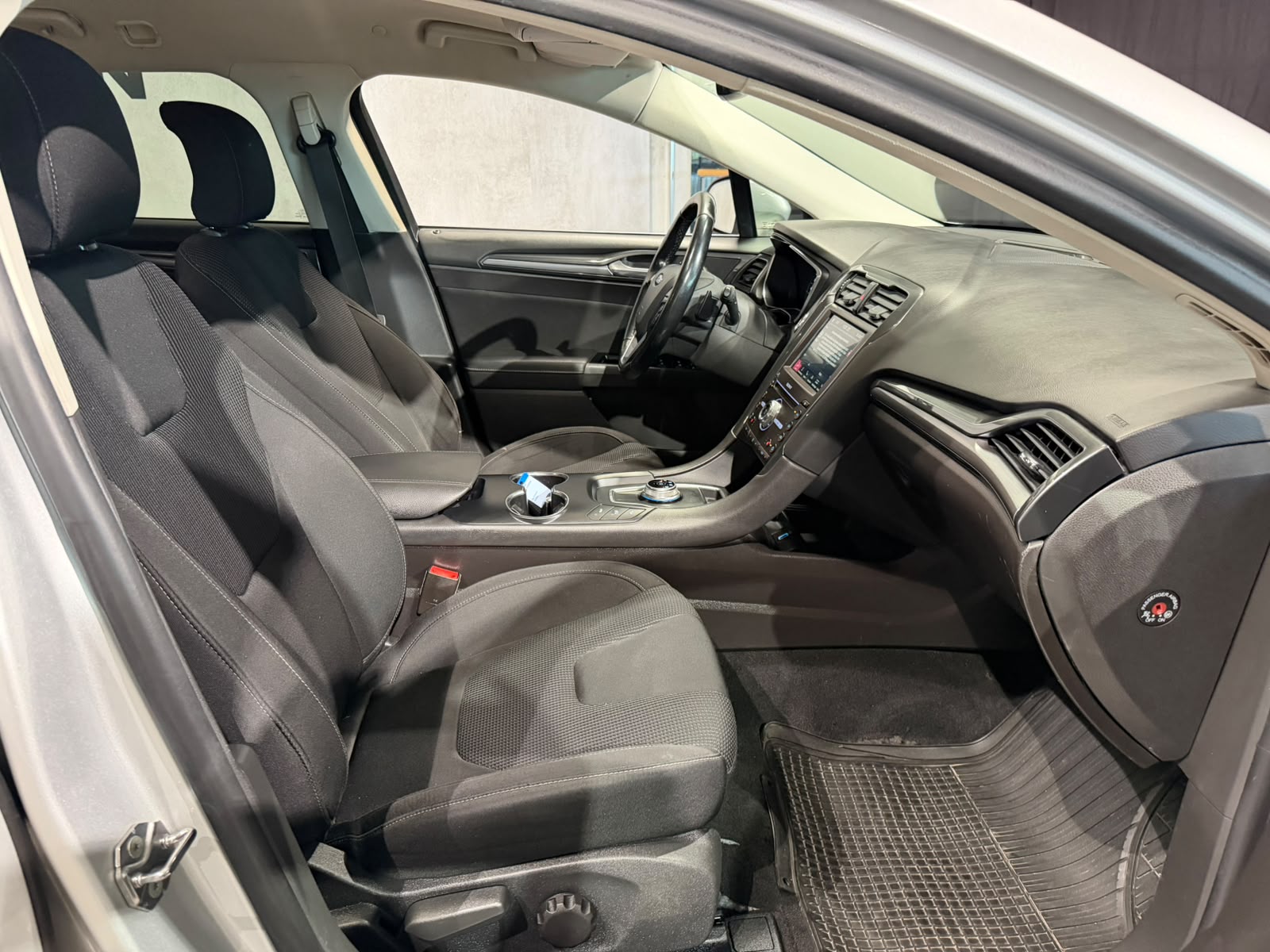 FORD Mondeo 2.0 TDCi Titanium Automatik (CH)-image-13
