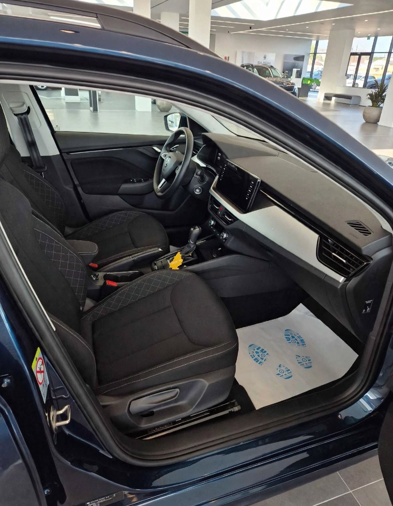 SKODA Kamiq 1.5 TSI ACT Ambition DSG - AUTOMATICA-image-7