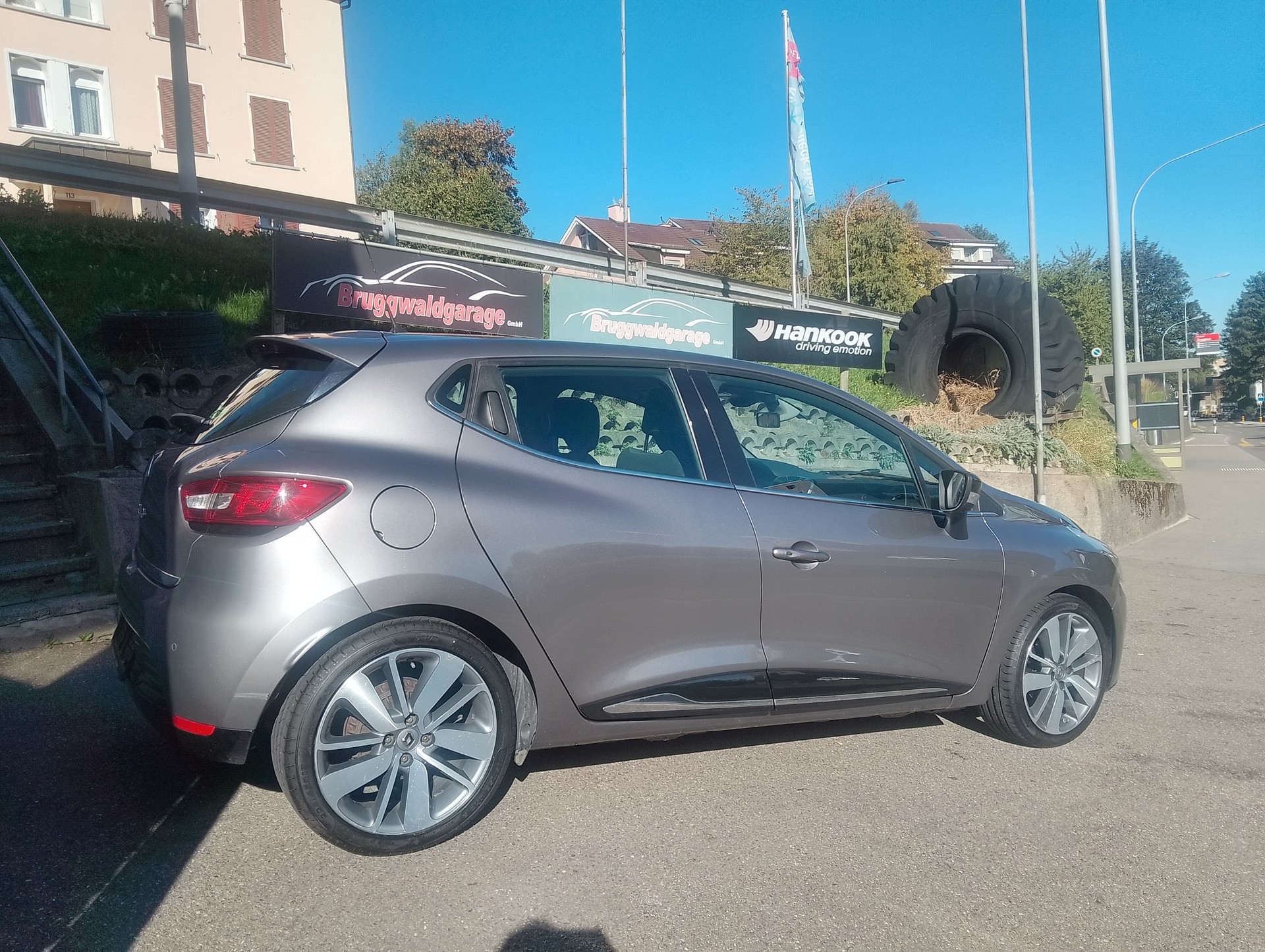 RENAULT Clio 1.2 16V T Swiss Edition EDC-image-7