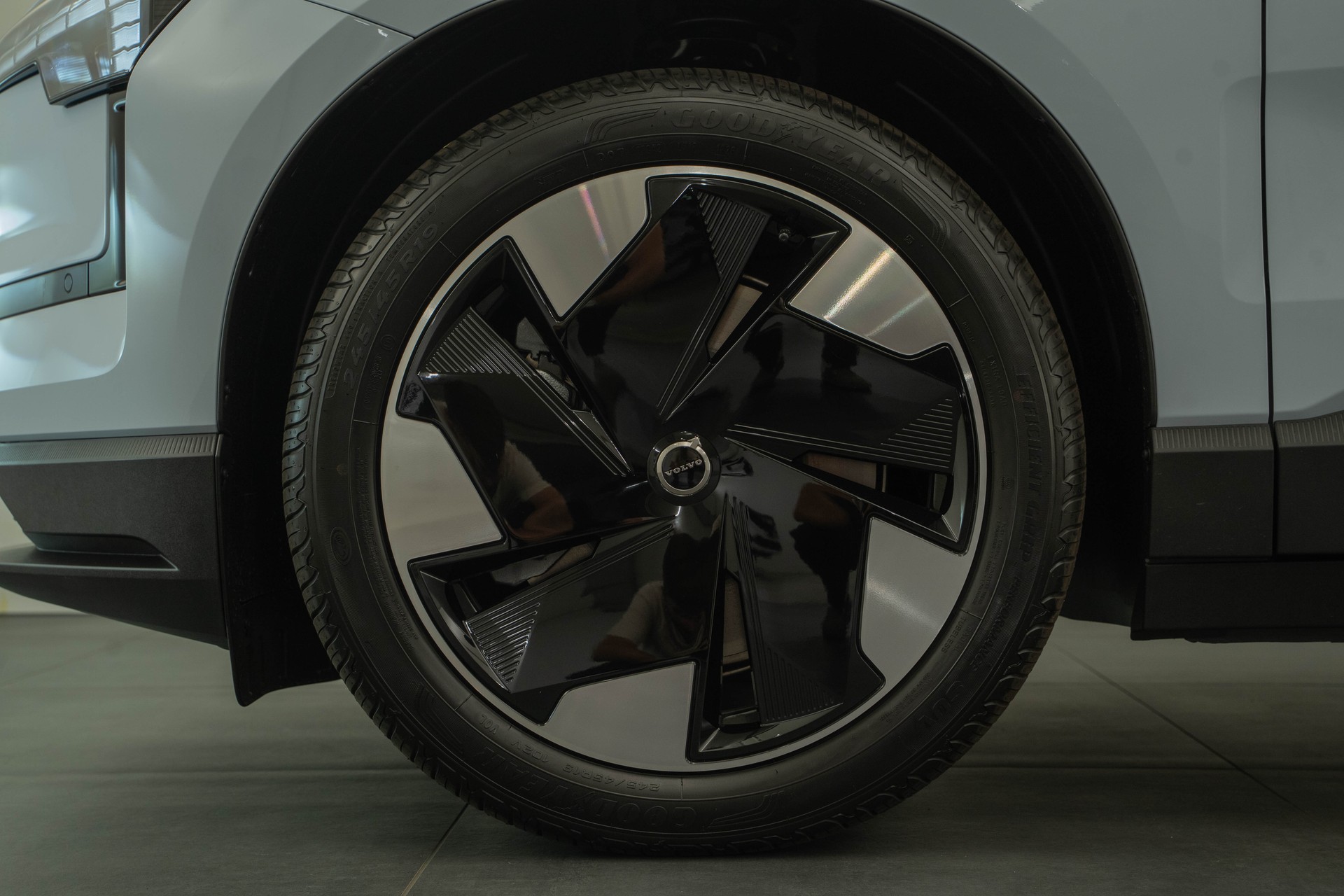 VOLVO EX30 P8 Plus AWD-image-15