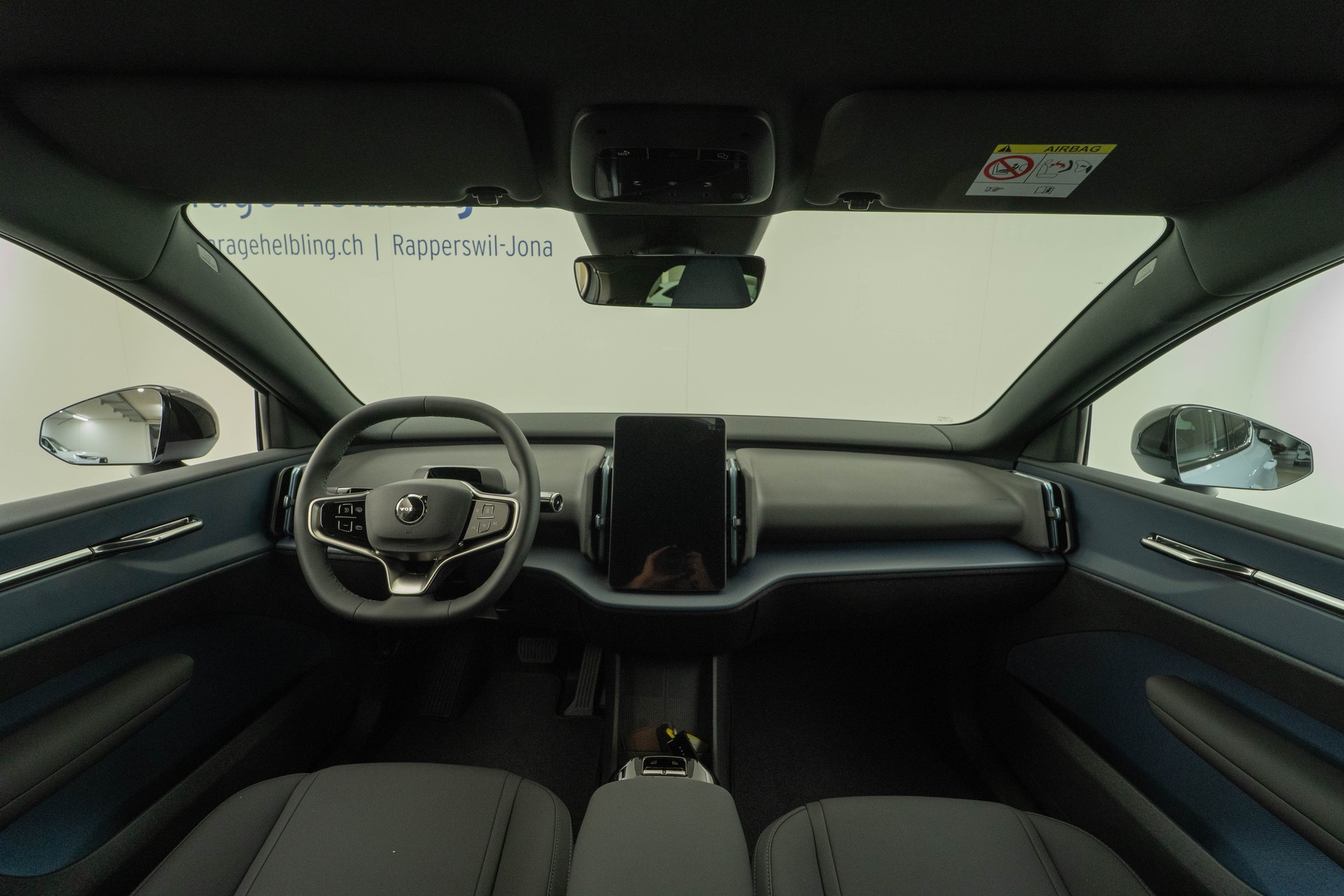 VOLVO EX30 P8 Plus AWD-image-5