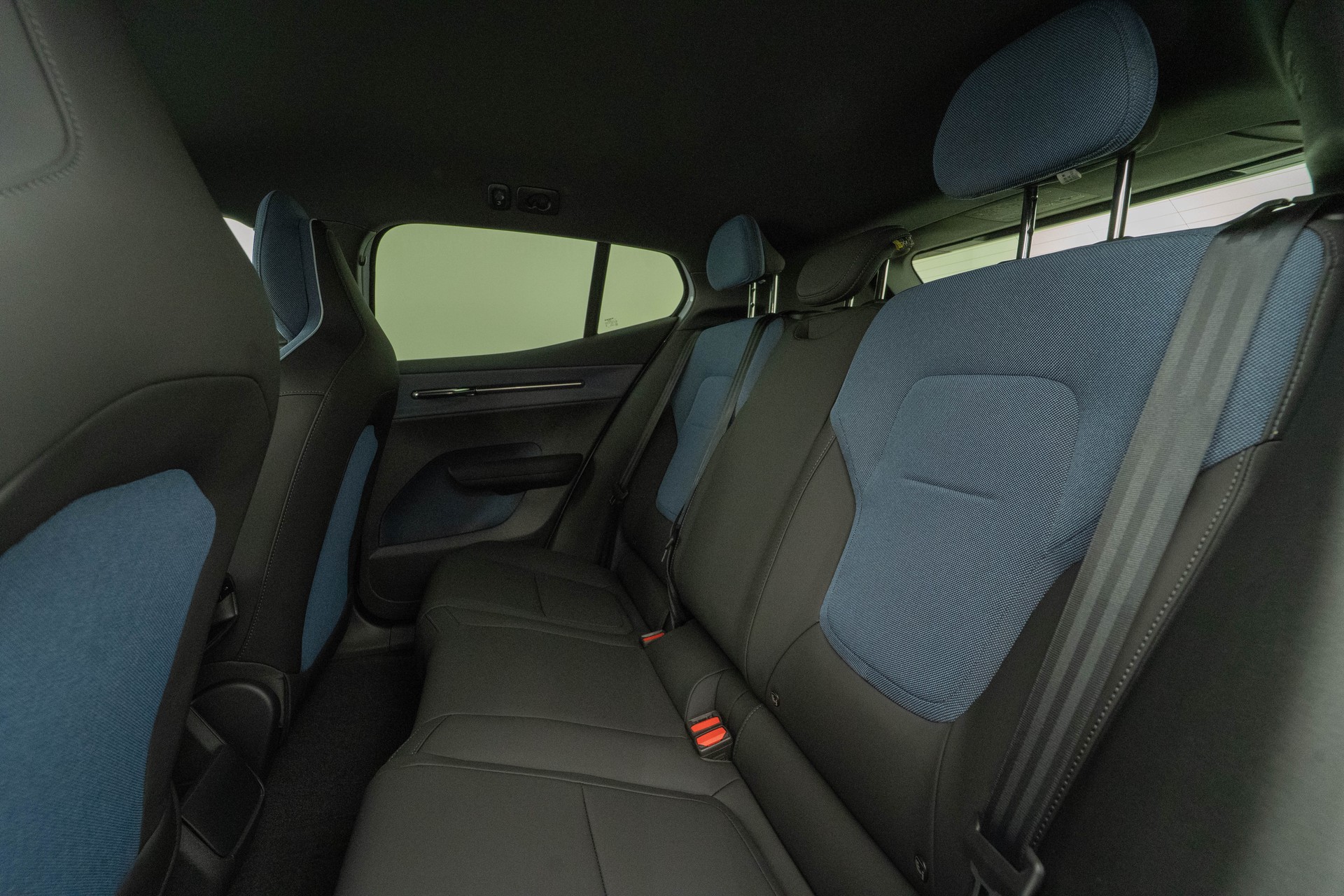 VOLVO EX30 P8 Plus AWD-image-8