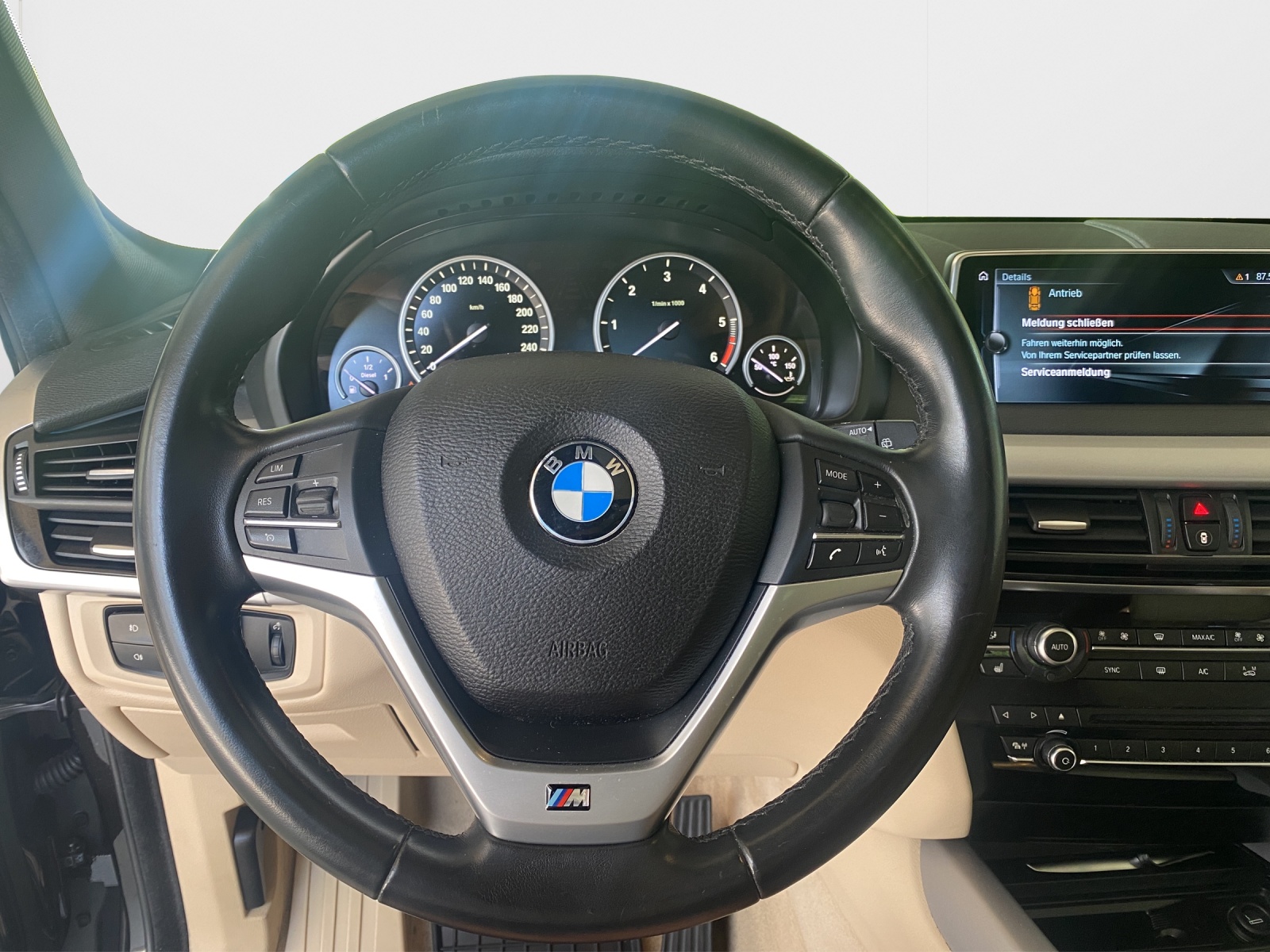 BMW X5 xDrive 30d Steptronic-image-9