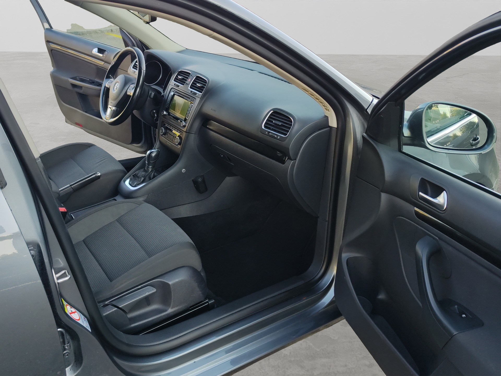 VW Golf Variant 2.0 TDI Highline DSG-image-18
