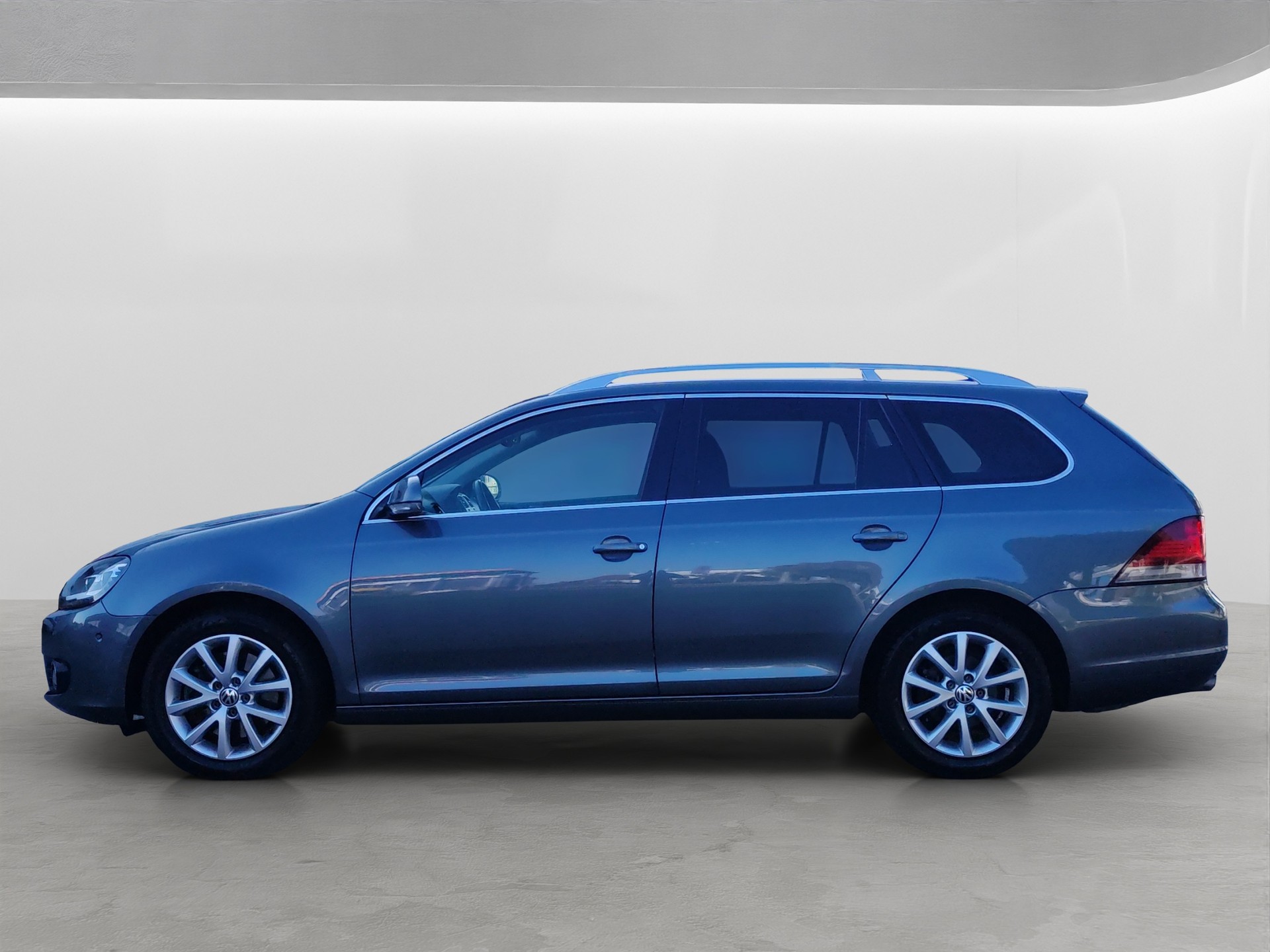 VW Golf Variant 2.0 TDI Highline DSG-image-2