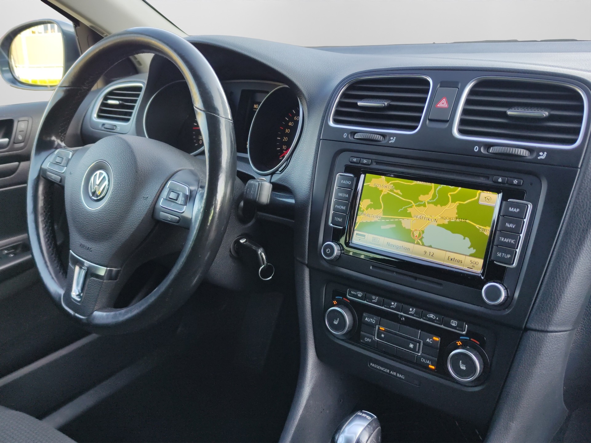 VW Golf Variant 2.0 TDI Highline DSG-image-22