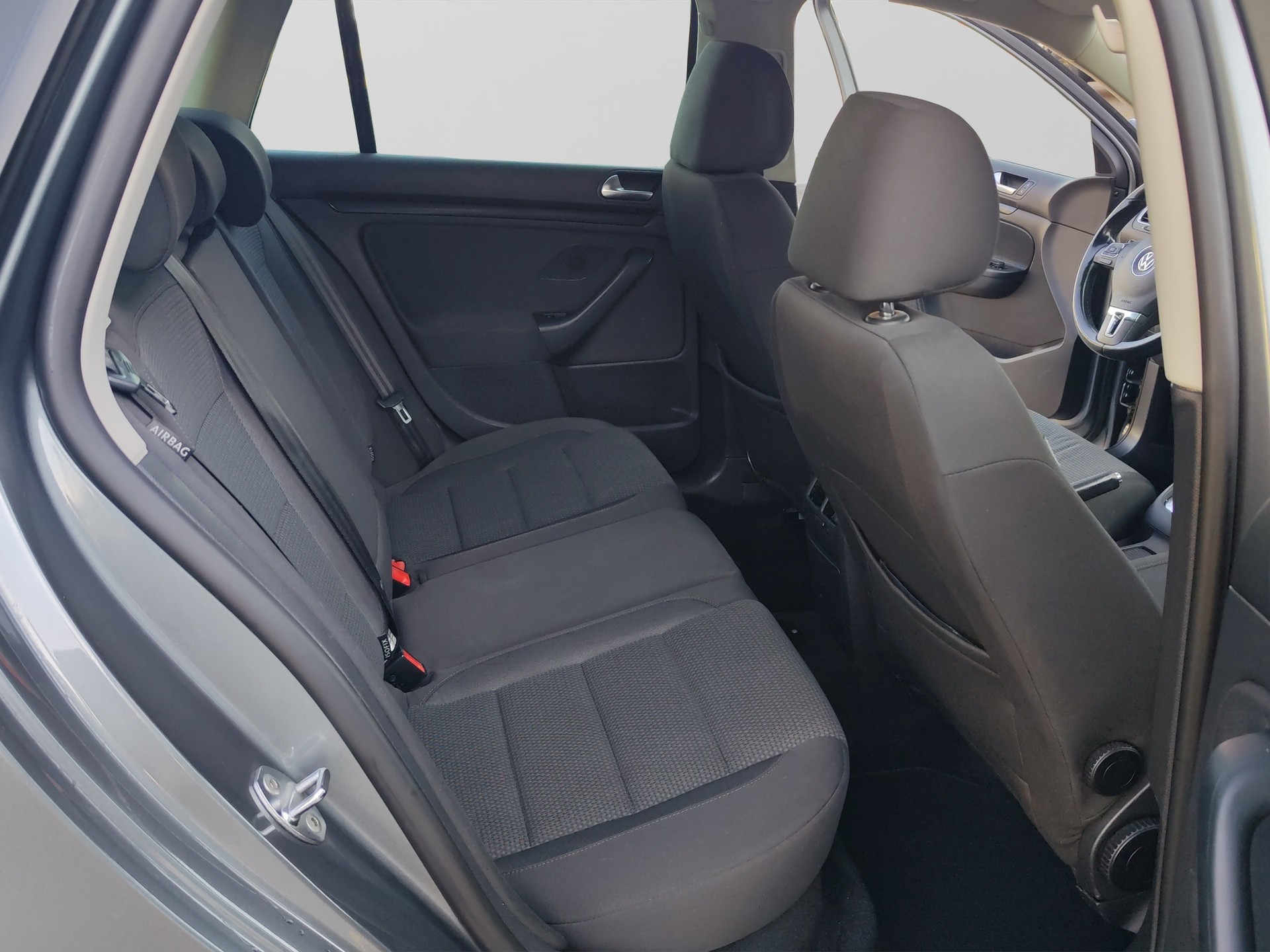VW Golf Variant 2.0 TDI Highline DSG-image-17